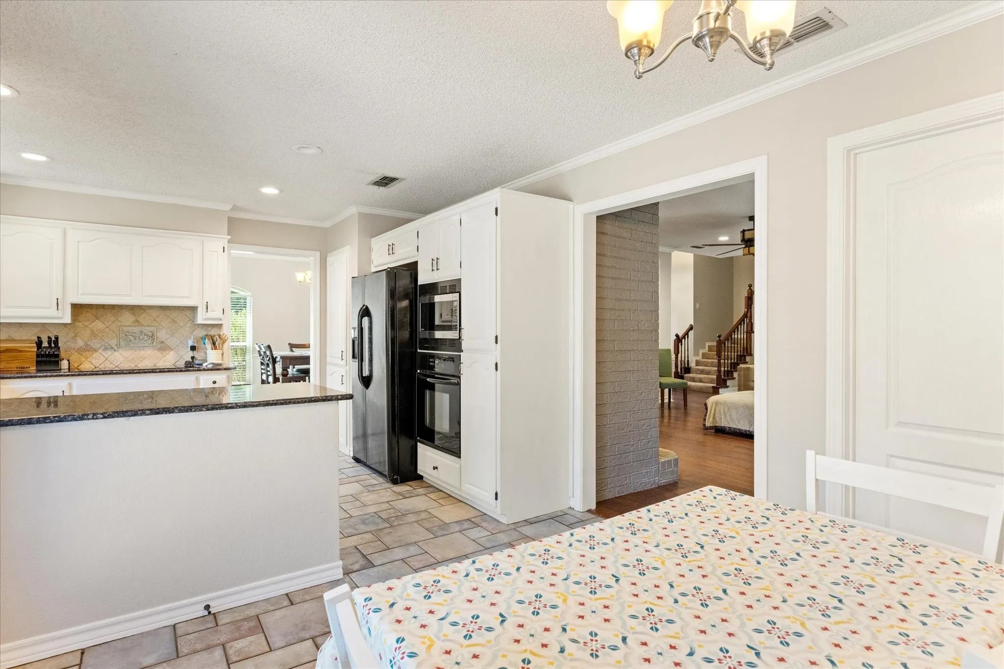 Single Family Residence For Sale in Hood County , 6105 Belvidere Circle, Granbury, Texas 76049, 4 Bedroom, 3 Bathroom, 2 Garage spaces, 2,232 Sqft, built in 1989, mls#21348124, Real Estate Agent in Granbury, Homes For Sale in Hood county, Homes For Sale in Granbury, Realtor in Granbury Texas, Real Estate Brokerage Independent Realty Texas, Luminita Cordes Realtor
