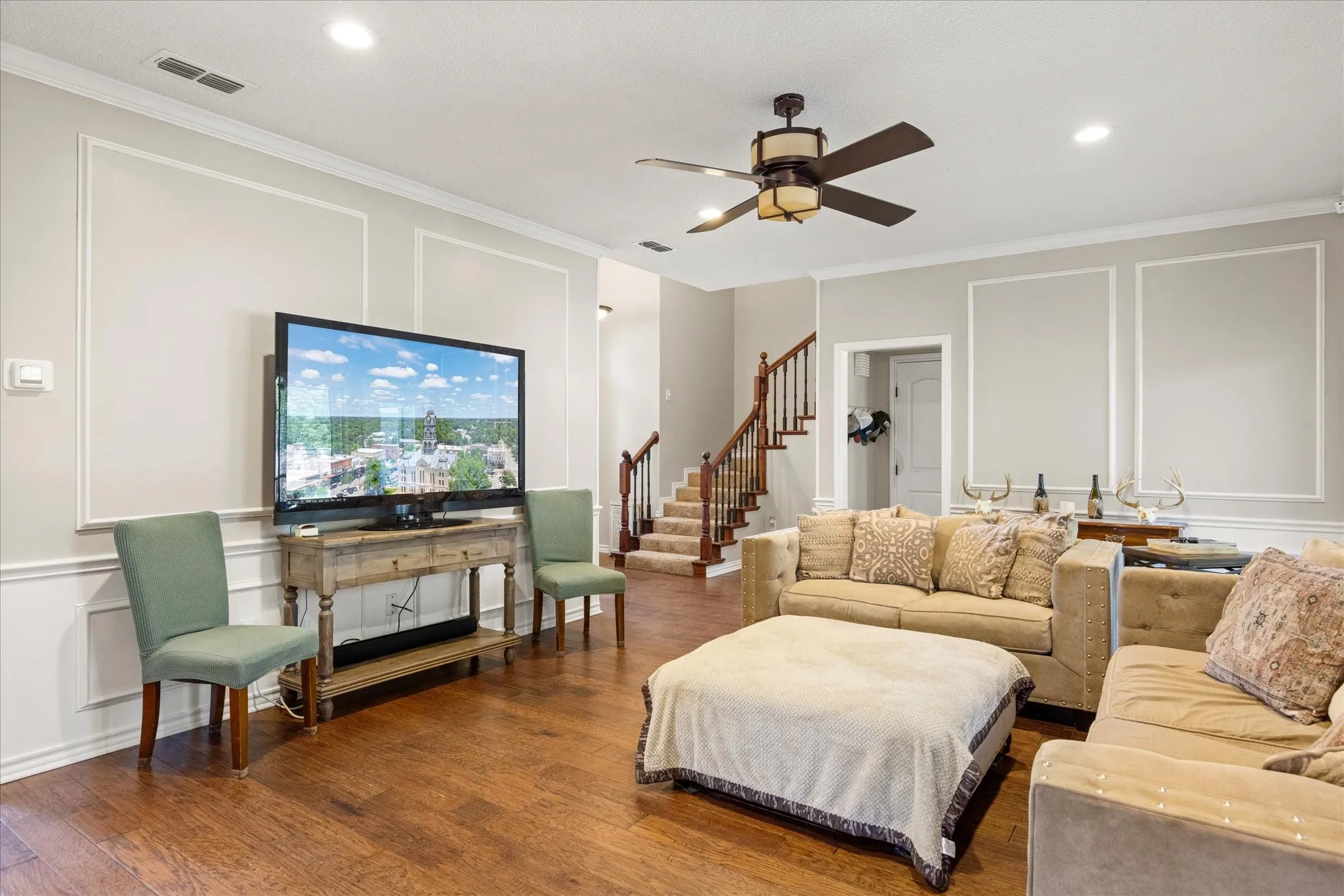 Single Family Residence For Sale in Hood County , 6105 Belvidere Circle, Granbury, Texas 76049, 4 Bedroom, 3 Bathroom, 2 Garage spaces, 2,232 Sqft, built in 1989, mls#21348124, Real Estate Agent in Granbury, Homes For Sale in Hood county, Homes For Sale in Granbury, Realtor in Granbury Texas, Real Estate Brokerage Independent Realty Texas, Luminita Cordes Realtor