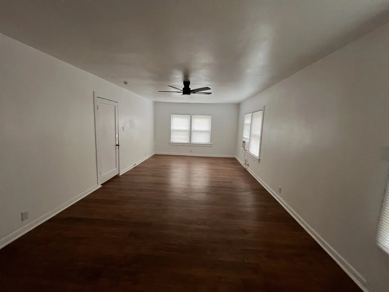 Single Family Residence For Rent in Denton County , 622 N Austin Street, Denton, Texas 76201, 3 Bedroom, 3 Bathroom, 1 Garage spaces, 2,300 Sqft, built in 1940, mls#21348030, Real Estate Agent in Denton, Homes For Rent in Denton county, Homes For Rent in Denton, Realtor in Denton Texas, Real Estate Brokerage Independent Realty Texas, Luminita Cordes Realtor