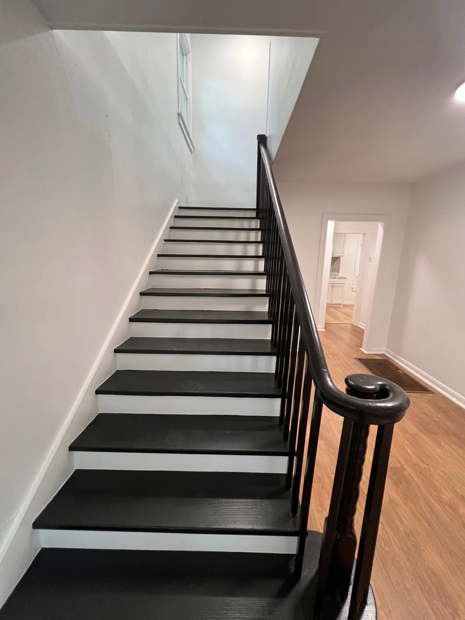 Single Family Residence For Rent in Denton County , 622 N Austin Street, Denton, Texas 76201, 3 Bedroom, 3 Bathroom, 1 Garage spaces, 2,300 Sqft, built in 1940, mls#21348030, Real Estate Agent in Denton, Homes For Rent in Denton county, Homes For Rent in Denton, Realtor in Denton Texas, Real Estate Brokerage Independent Realty Texas, Luminita Cordes Realtor