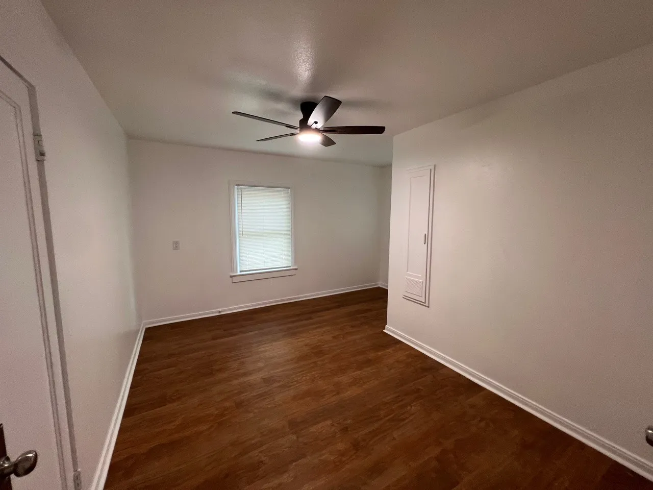 Single Family Residence For Rent in Denton County , 622 N Austin Street, Denton, Texas 76201, 3 Bedroom, 3 Bathroom, 1 Garage spaces, 2,300 Sqft, built in 1940, mls#21348030, Real Estate Agent in Denton, Homes For Rent in Denton county, Homes For Rent in Denton, Realtor in Denton Texas, Real Estate Brokerage Independent Realty Texas, Luminita Cordes Realtor