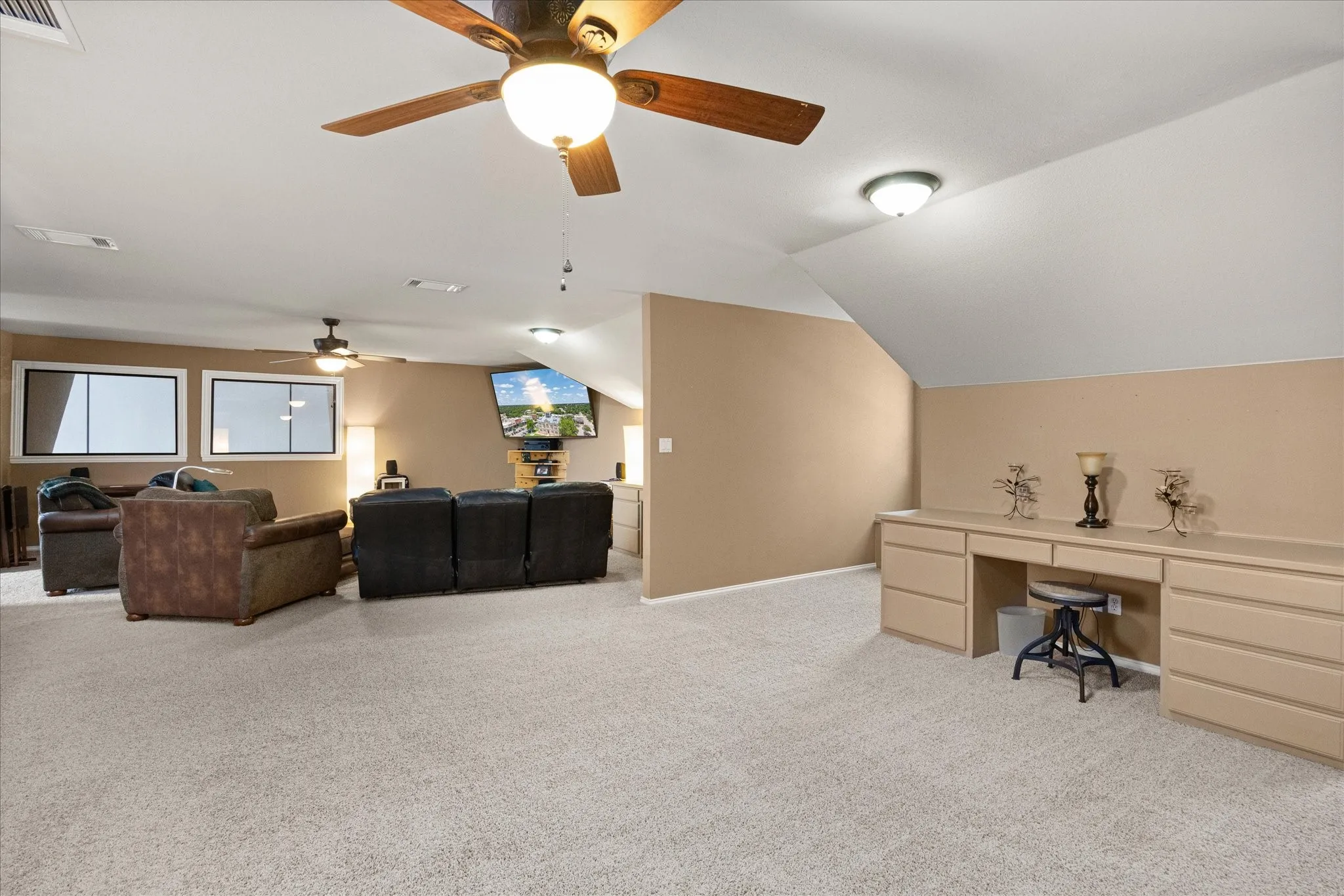 Single Family Residence For Sale in Hood County , 6410 Westover Drive, Granbury, Texas 76049, 5 Bedroom, 7 Bathroom, 4 Garage spaces, 6,251 Sqft, built in 1998, mls#21347825, Real Estate Agent in Granbury, Homes For Sale in Hood county, Homes For Sale in Granbury, Realtor in Granbury Texas, Real Estate Brokerage Independent Realty Texas, Luminita Cordes Realtor