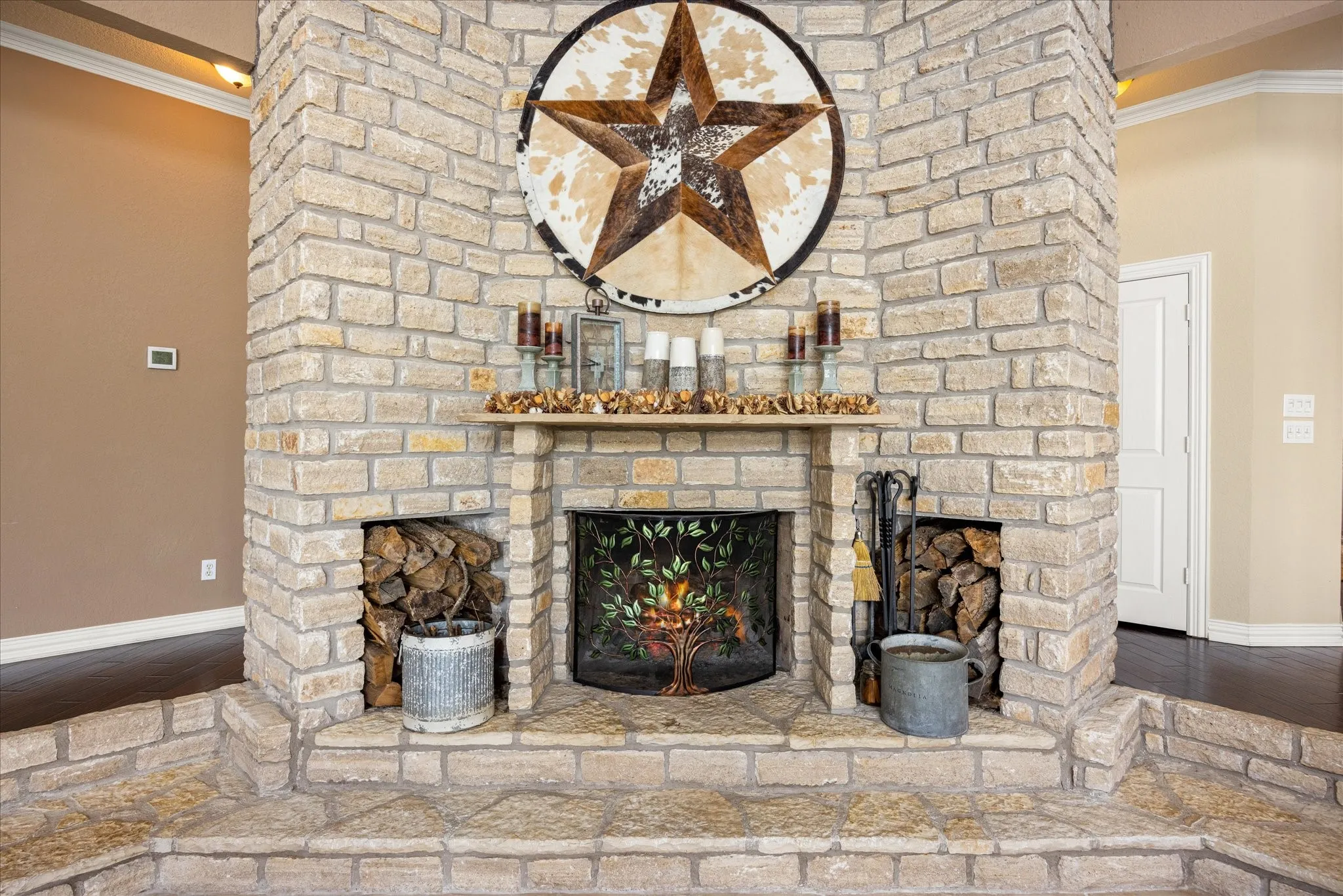 Single Family Residence For Sale in Hood County , 6410 Westover Drive, Granbury, Texas 76049, 5 Bedroom, 7 Bathroom, 4 Garage spaces, 6,251 Sqft, built in 1998, mls#21347825, Real Estate Agent in Granbury, Homes For Sale in Hood county, Homes For Sale in Granbury, Realtor in Granbury Texas, Real Estate Brokerage Independent Realty Texas, Luminita Cordes Realtor