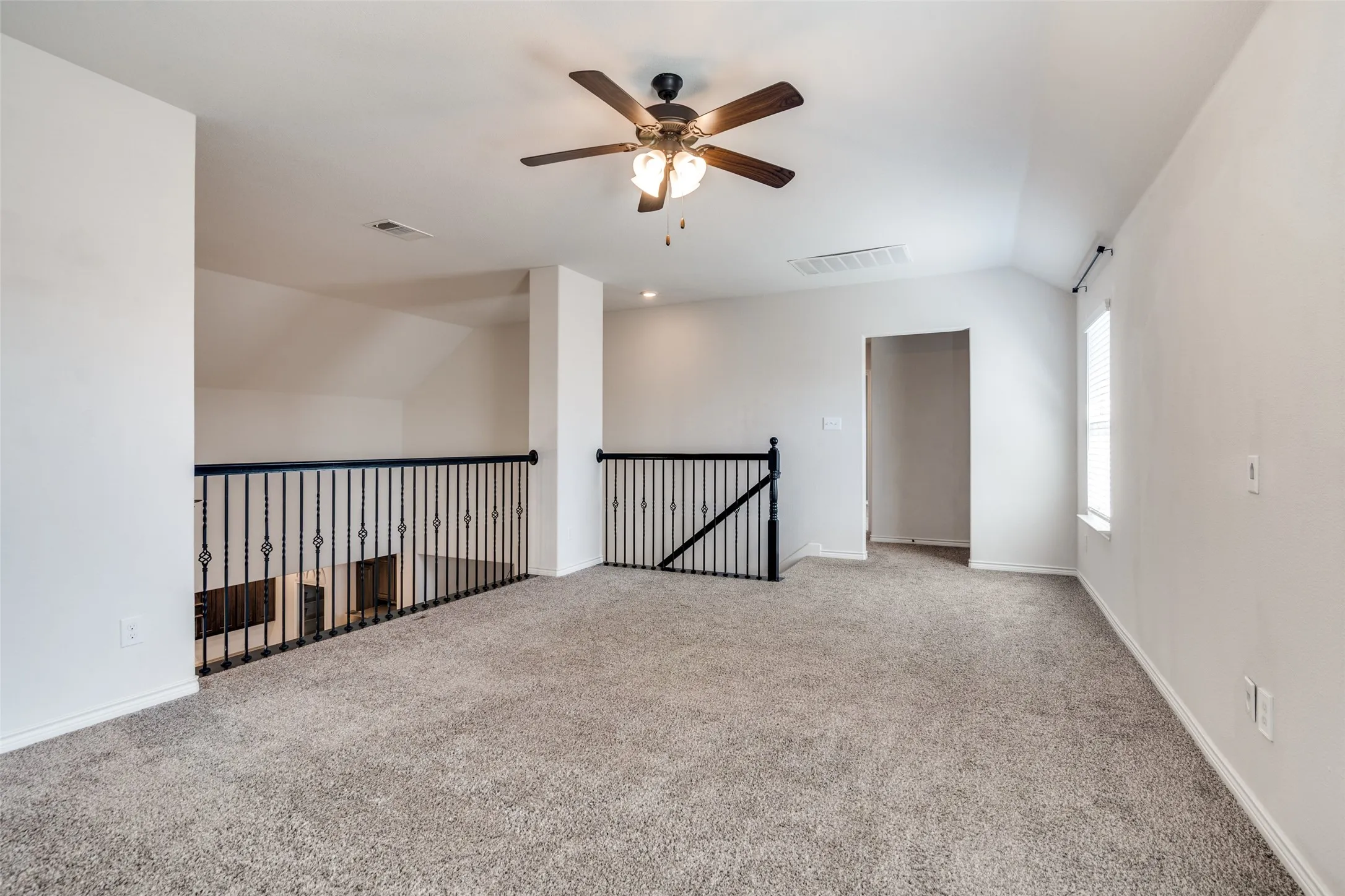Single Family Residence For Sale in Kaufman County , 3094 Maverick Drive, Heath, Texas 75126, 4 Bedroom, 3 Bathroom, 2 Garage spaces, 2,376 Sqft, built in 2019, mls#21344445, Real Estate Agent in Heath, Homes For Sale in Kaufman county, Homes For Sale in Heath, Realtor in Heath Texas, Real Estate Brokerage Independent Realty Texas, Luminita Cordes Realtor