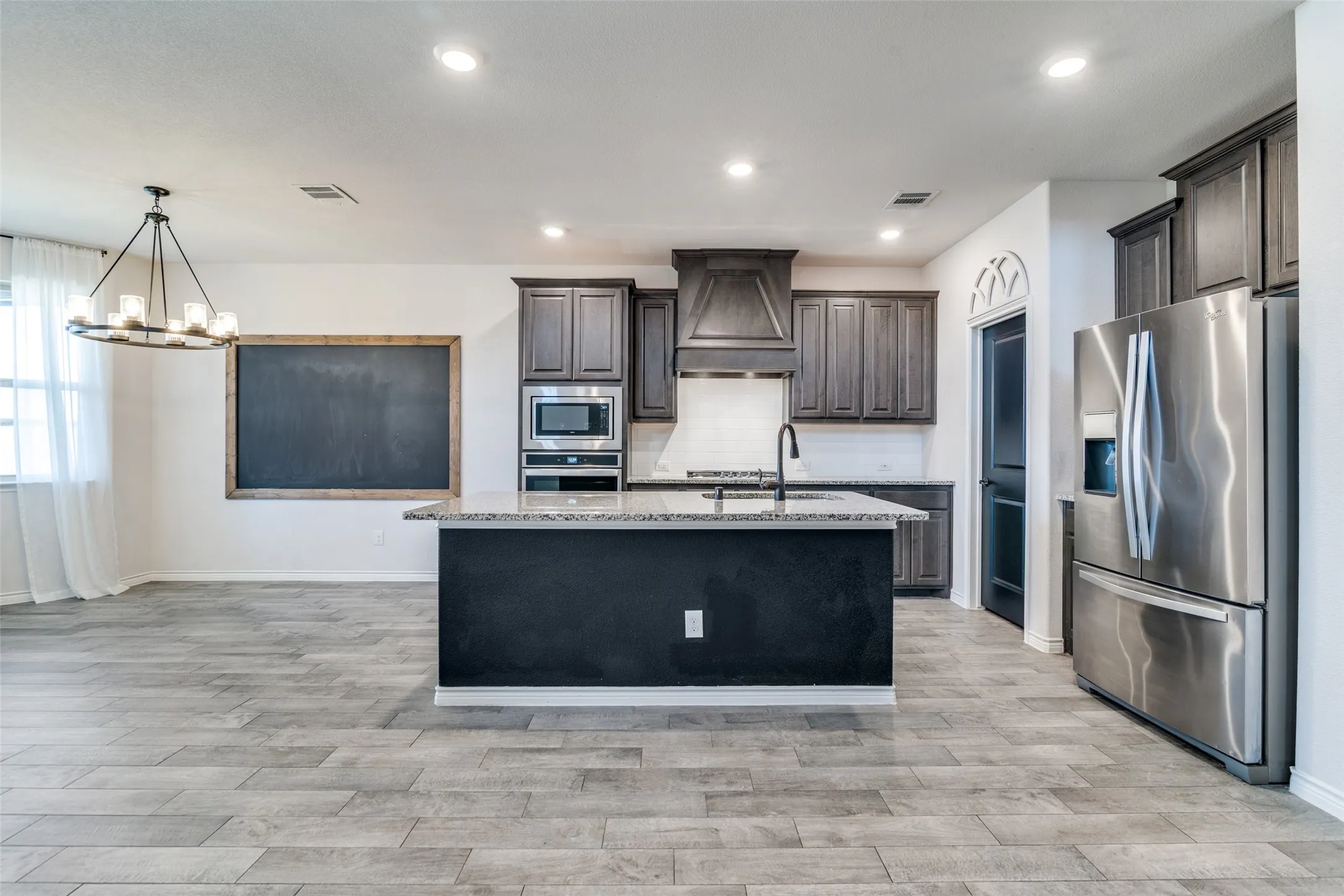 Single Family Residence For Sale in Kaufman County , 3094 Maverick Drive, Heath, Texas 75126, 4 Bedroom, 3 Bathroom, 2 Garage spaces, 2,376 Sqft, built in 2019, mls#21344445, Real Estate Agent in Heath, Homes For Sale in Kaufman county, Homes For Sale in Heath, Realtor in Heath Texas, Real Estate Brokerage Independent Realty Texas, Luminita Cordes Realtor