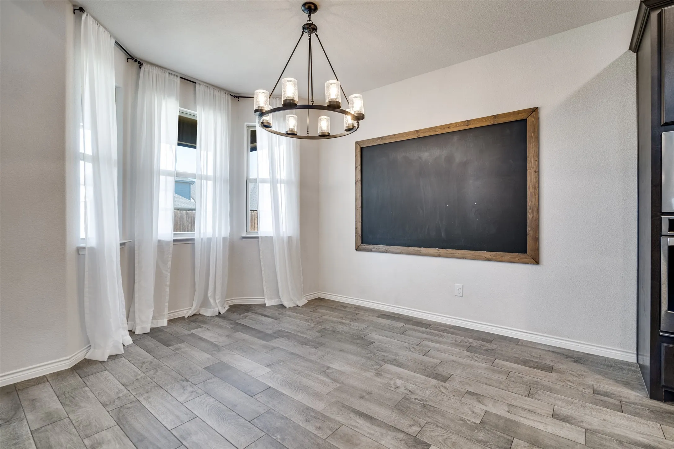 Single Family Residence For Sale in Kaufman County , 3094 Maverick Drive, Heath, Texas 75126, 4 Bedroom, 3 Bathroom, 2 Garage spaces, 2,376 Sqft, built in 2019, mls#21344445, Real Estate Agent in Heath, Homes For Sale in Kaufman county, Homes For Sale in Heath, Realtor in Heath Texas, Real Estate Brokerage Independent Realty Texas, Luminita Cordes Realtor
