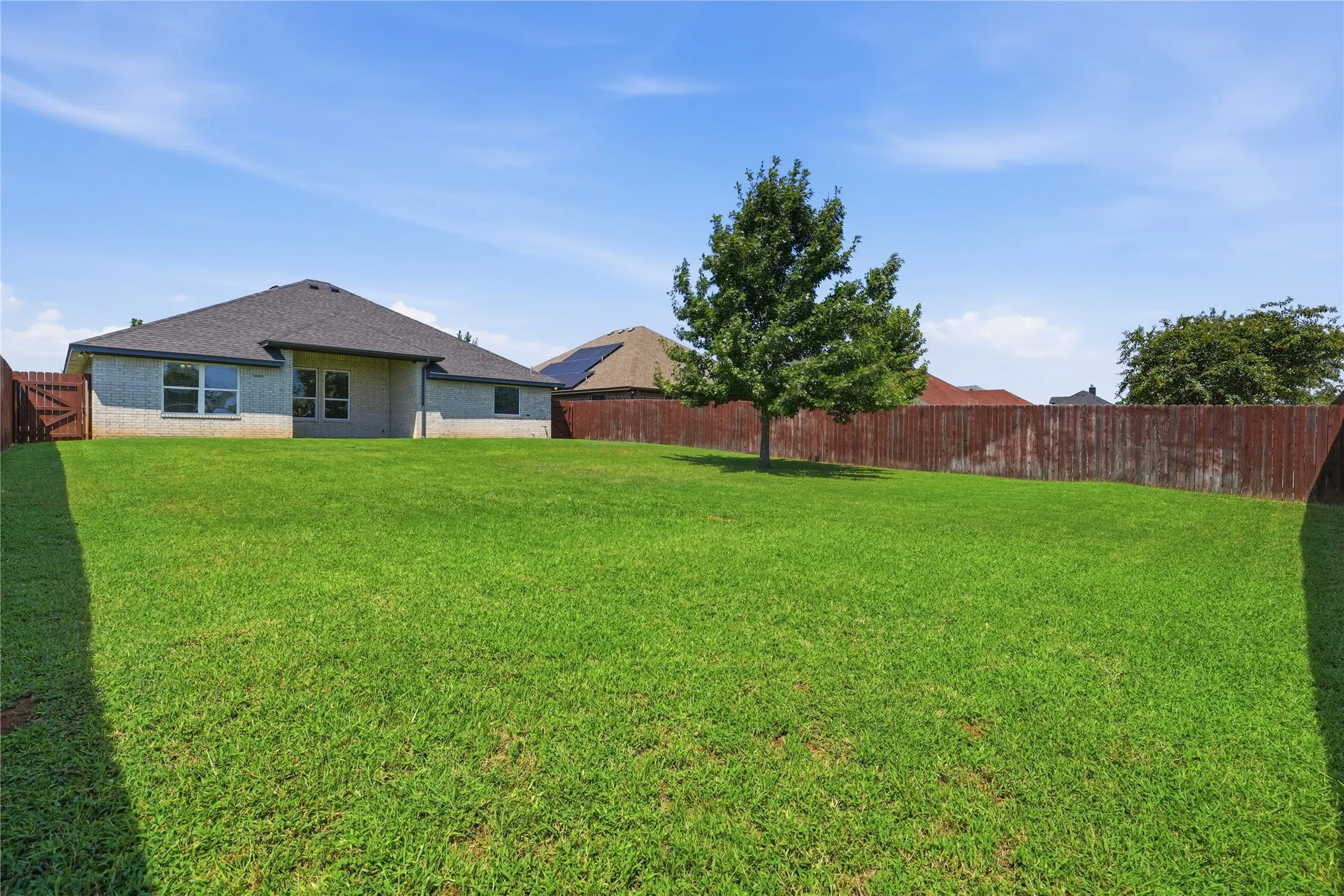 Single Family Residence For Sale in Hood County , 451 Silverton Drive, Granbury, Texas 76049, 4 Bedroom, 2 Bathroom, 2 Garage spaces, 1,685 Sqft, built in 2018, Price $326,000, mls#21348129, Real Estate Agent in Granbury, Homes For Sale in Hood county, Homes For Sale in Granbury, Realtor in Granbury Texas, Real Estate Brokerage Independent Realty Texas, Luminita Cordes Realtor
