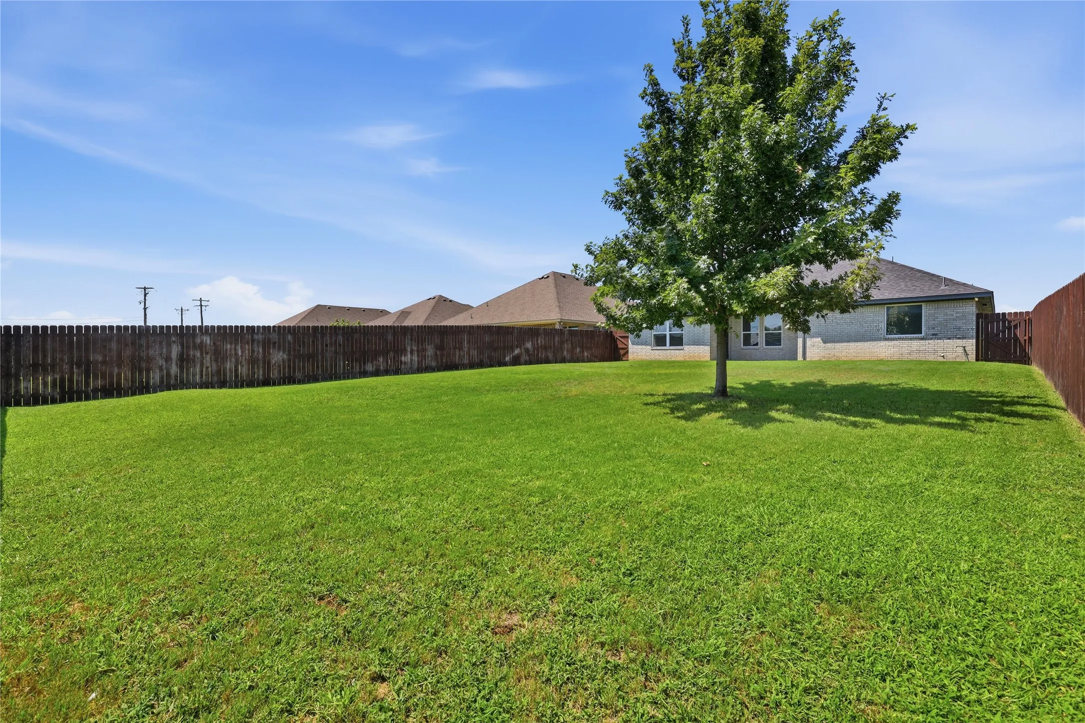 Single Family Residence For Sale in Hood County , 451 Silverton Drive, Granbury, Texas 76049, 4 Bedroom, 2 Bathroom, 2 Garage spaces, 1,685 Sqft, built in 2018, Price $326,000, mls#21348129, Real Estate Agent in Granbury, Homes For Sale in Hood county, Homes For Sale in Granbury, Realtor in Granbury Texas, Real Estate Brokerage Independent Realty Texas, Luminita Cordes Realtor