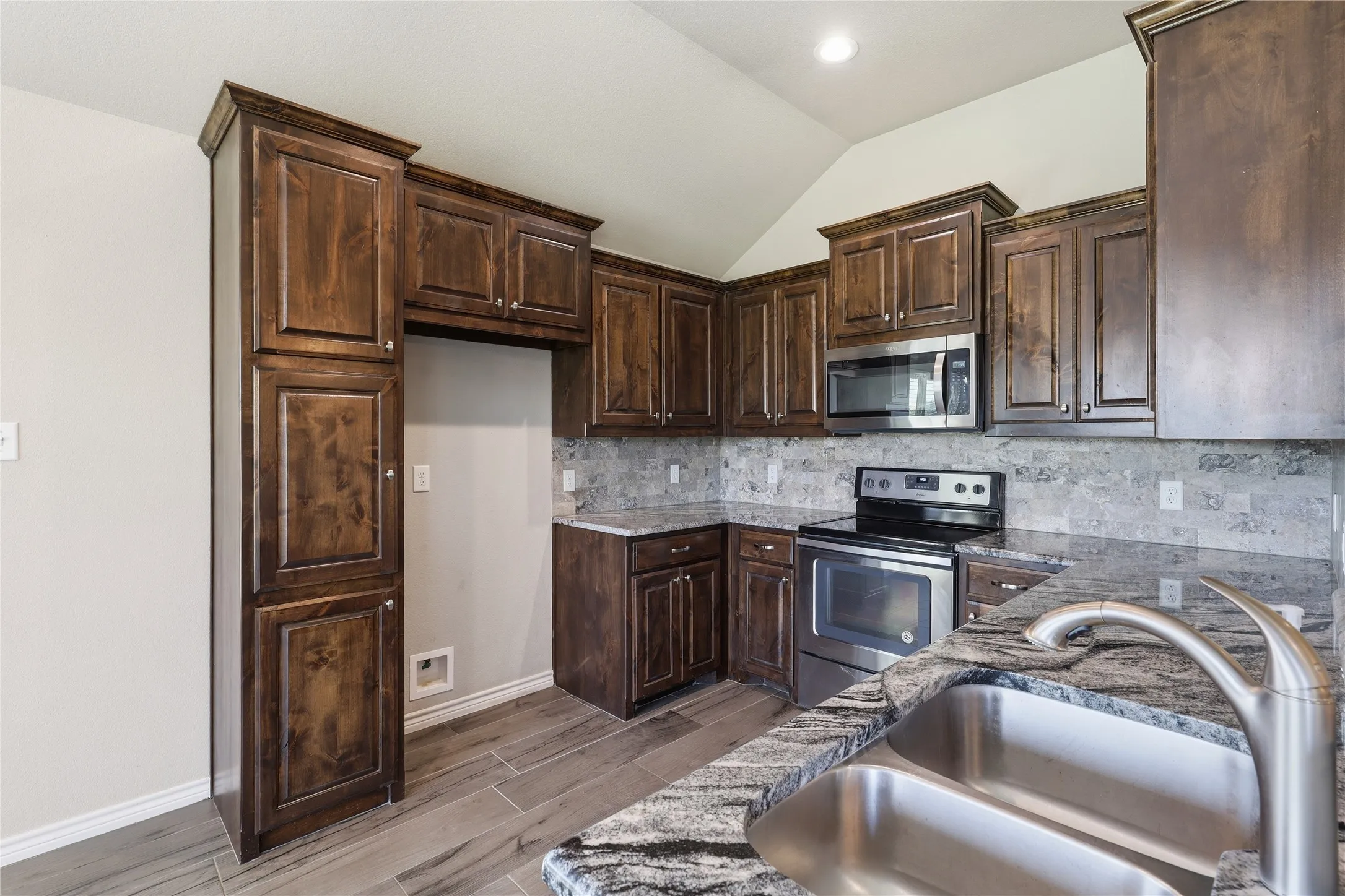Single Family Residence For Sale in Hood County , 451 Silverton Drive, Granbury, Texas 76049, 4 Bedroom, 2 Bathroom, 2 Garage spaces, 1,685 Sqft, built in 2018, Price $326,000, mls#21348129, Real Estate Agent in Granbury, Homes For Sale in Hood county, Homes For Sale in Granbury, Realtor in Granbury Texas, Real Estate Brokerage Independent Realty Texas, Luminita Cordes Realtor