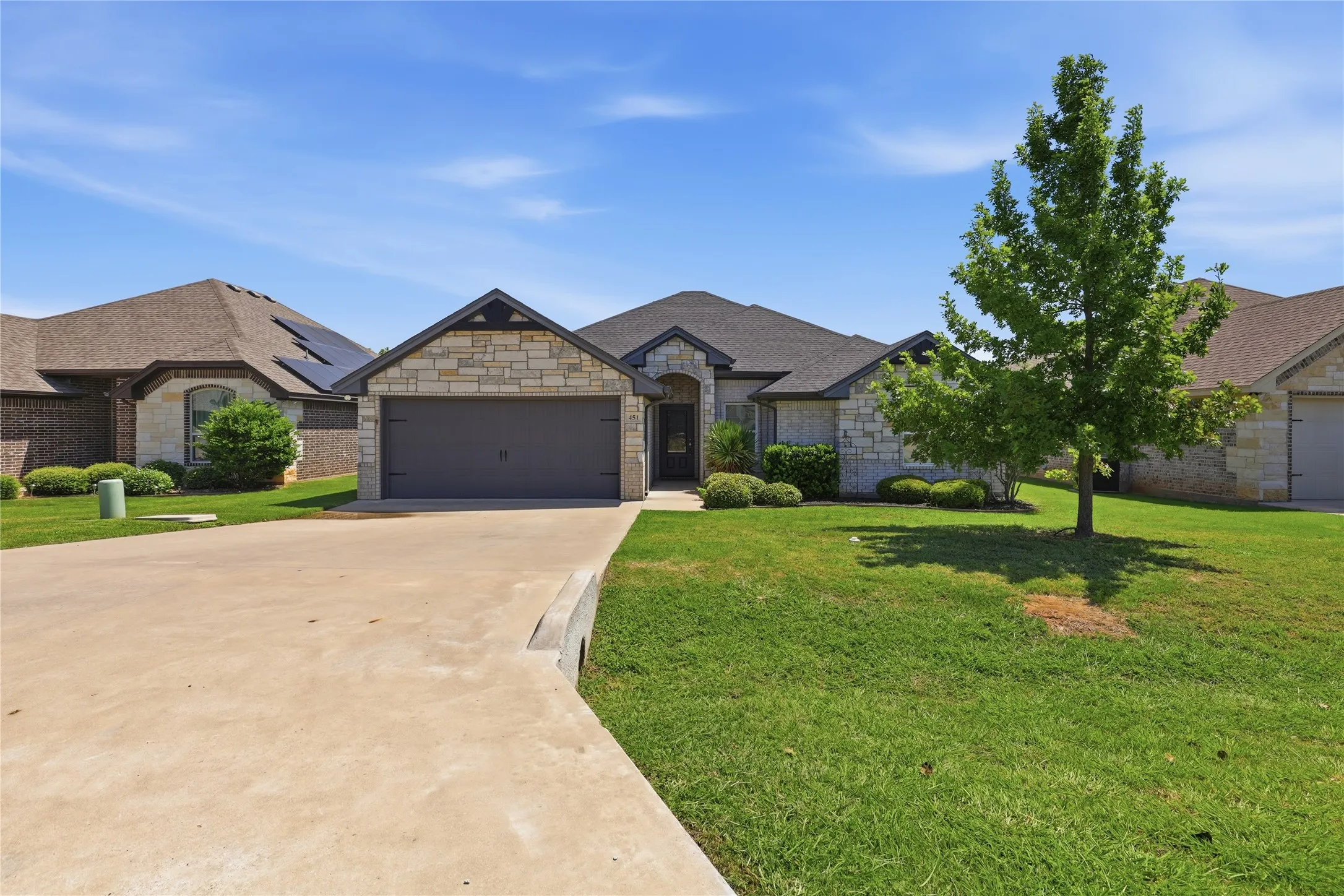 Single Family Residence For Sale in Hood County , 451 Silverton Drive, Granbury, Texas 76049, 4 Bedroom, 2 Bathroom, 2 Garage spaces, 1,685 Sqft, built in 2018, Price $326,000, mls#21348129, Real Estate Agent in Granbury, Homes For Sale in Hood county, Homes For Sale in Granbury, Realtor in Granbury Texas, Real Estate Brokerage Independent Realty Texas, Luminita Cordes Realtor