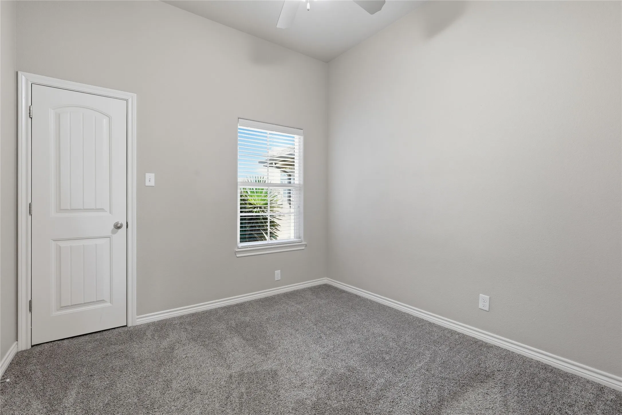 Single Family Residence For Sale in Hood County , 451 Silverton Drive, Granbury, Texas 76049, 4 Bedroom, 2 Bathroom, 2 Garage spaces, 1,685 Sqft, built in 2018, Price $326,000, mls#21348129, Real Estate Agent in Granbury, Homes For Sale in Hood county, Homes For Sale in Granbury, Realtor in Granbury Texas, Real Estate Brokerage Independent Realty Texas, Luminita Cordes Realtor