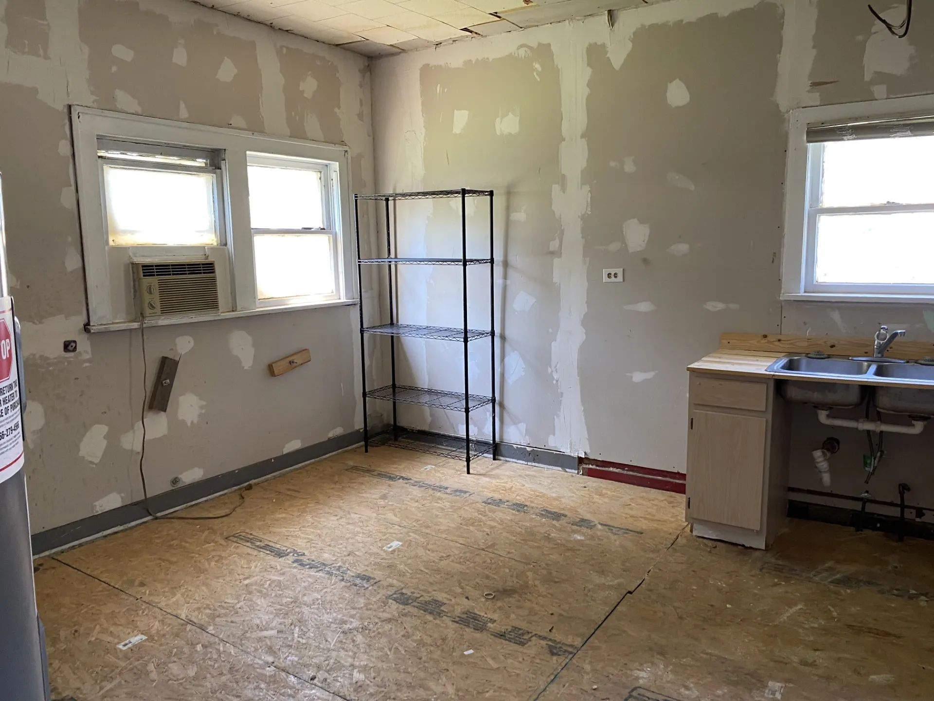 Single Family Residence For Rent in Wichita County , 2017 Mcgregor Avenue, Wichita Falls, Texas 76301, 4 Bedrooms, 2 Bathrooms, Garage spaces, 1,835 Sqft, built in 1925, Price $800, mls#21348136, Real Estate Agent in Wichita Falls, Homes For Rent in Wichita county, Homes For Rent in Wichita Falls, Realtor in Wichita Falls Texas, Real Estate Brokerage Independent Realty Texas, Luminita Cordes Realtor
