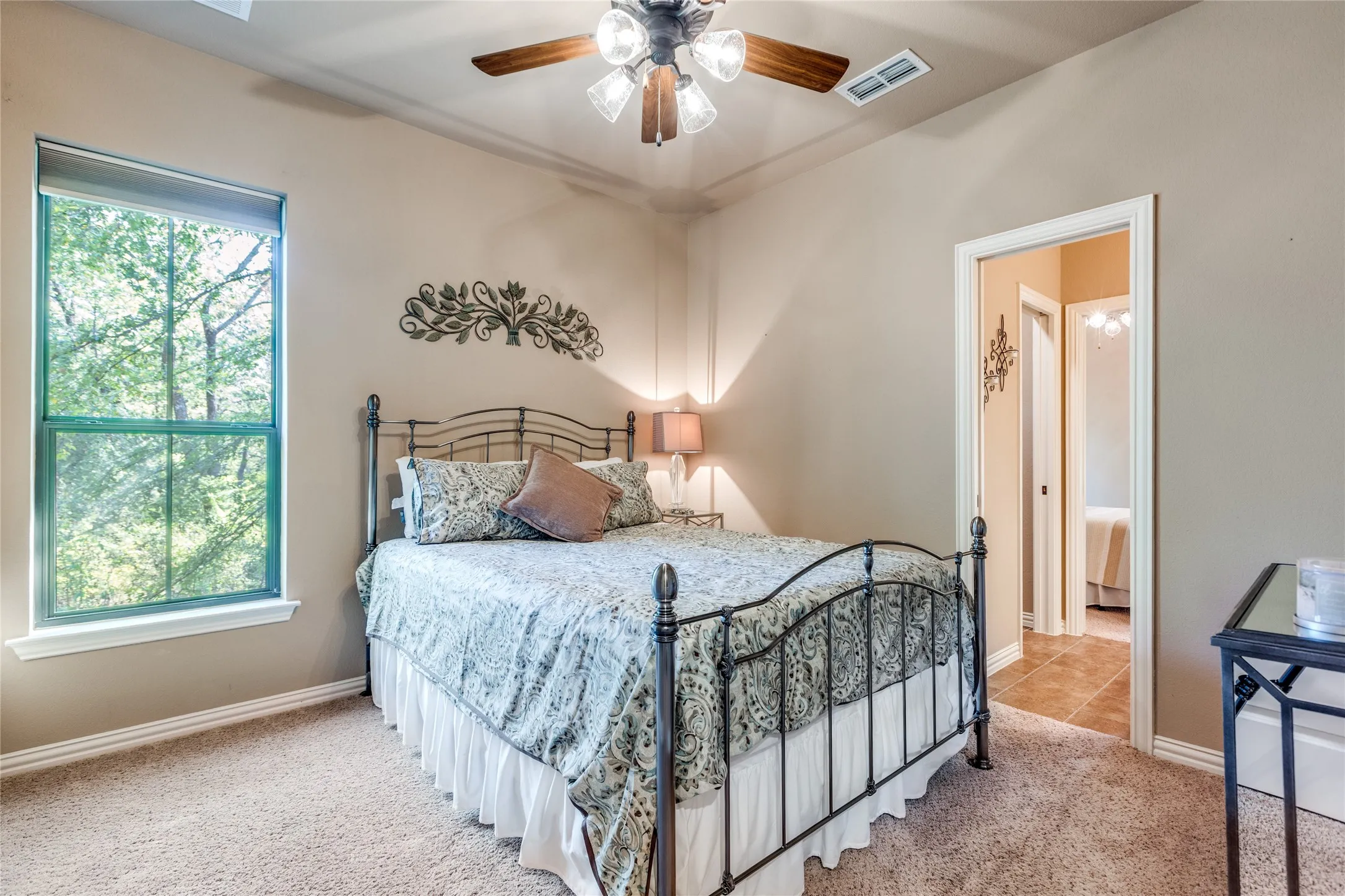 Single Family Residence For Sale in Grayson County , 159 Pronghorn Drive, Gordonville, Texas 76245, 4 Bedroom, 4 Bathroom, 3 Garage spaces, 2,930 Sqft, built in 2011, mls#21348141, Real Estate Agent in Gordonville, Homes For Sale in Grayson county, Homes For Sale in Gordonville, Realtor in Gordonville Texas, Real Estate Brokerage Independent Realty Texas, Luminita Cordes Realtor