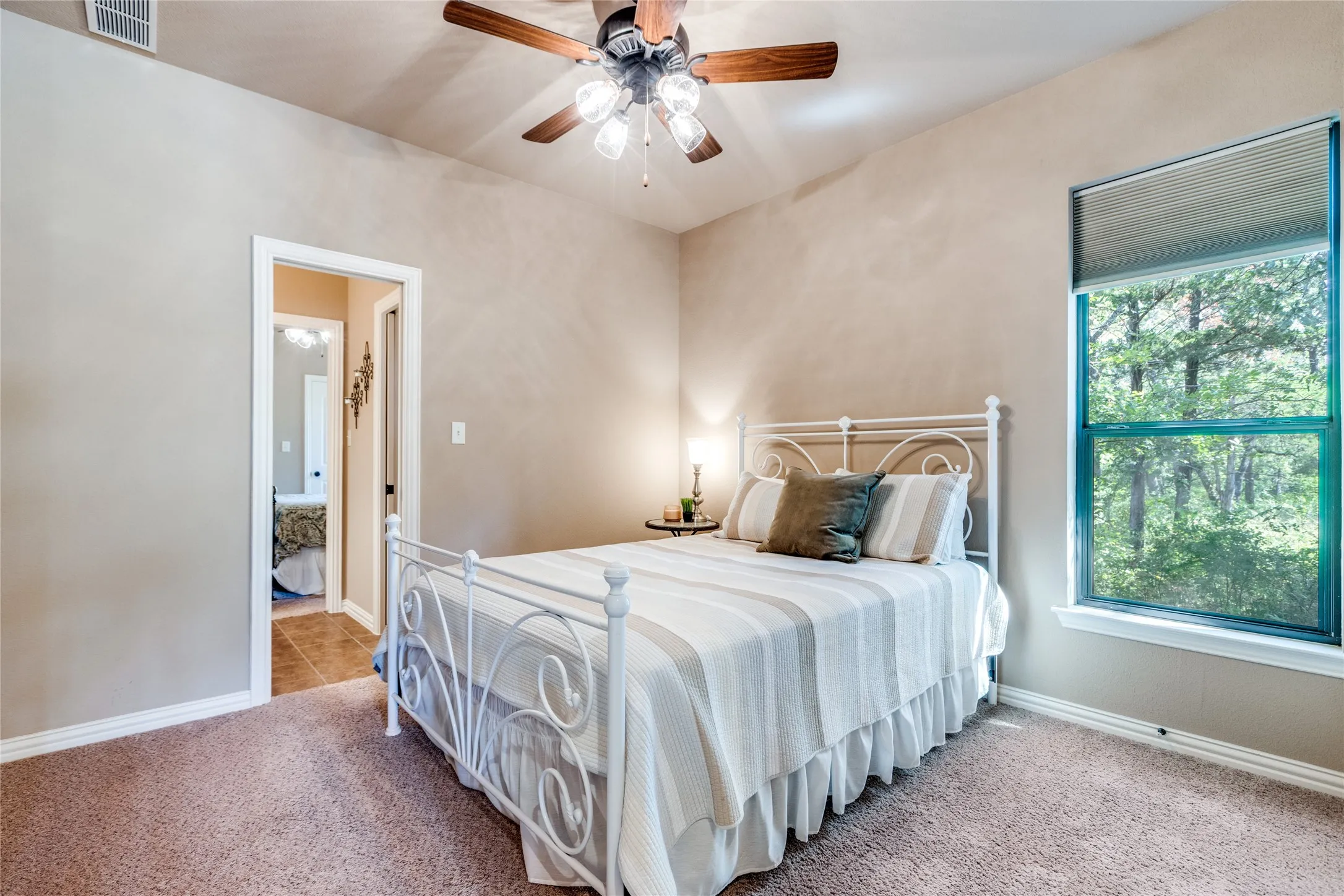 Single Family Residence For Sale in Grayson County , 159 Pronghorn Drive, Gordonville, Texas 76245, 4 Bedroom, 4 Bathroom, 3 Garage spaces, 2,930 Sqft, built in 2011, mls#21348141, Real Estate Agent in Gordonville, Homes For Sale in Grayson county, Homes For Sale in Gordonville, Realtor in Gordonville Texas, Real Estate Brokerage Independent Realty Texas, Luminita Cordes Realtor