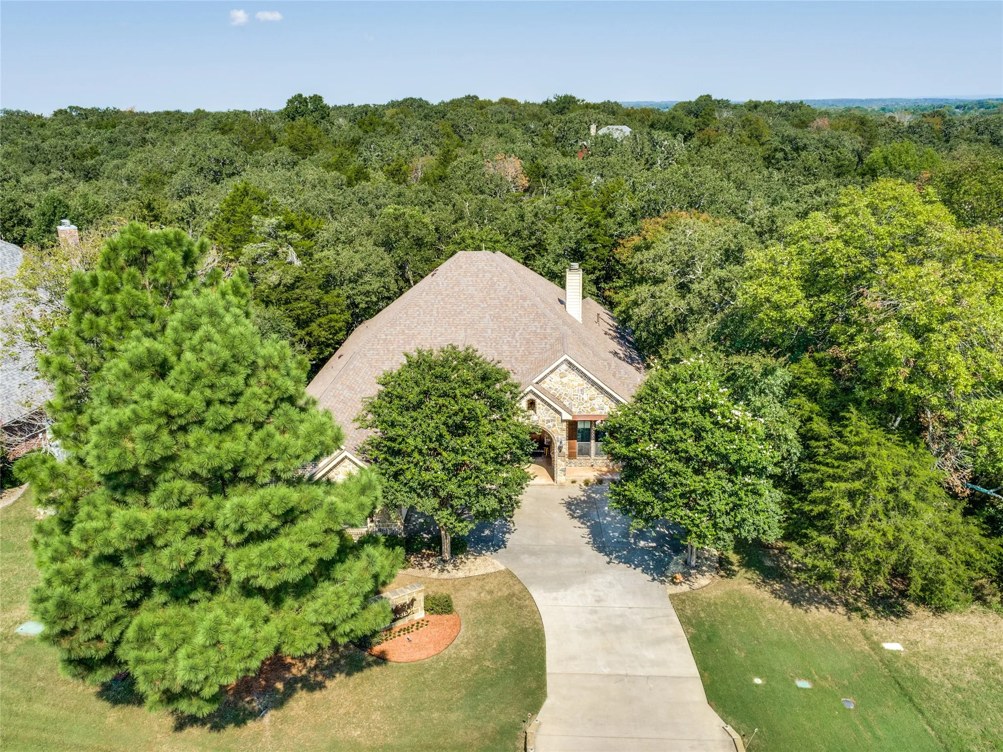 Single Family Residence For Sale in Grayson County , 159 Pronghorn Drive, Gordonville, Texas 76245, 4 Bedroom, 4 Bathroom, 3 Garage spaces, 2,930 Sqft, built in 2011, mls#21348141, Real Estate Agent in Gordonville, Homes For Sale in Grayson county, Homes For Sale in Gordonville, Realtor in Gordonville Texas, Real Estate Brokerage Independent Realty Texas, Luminita Cordes Realtor