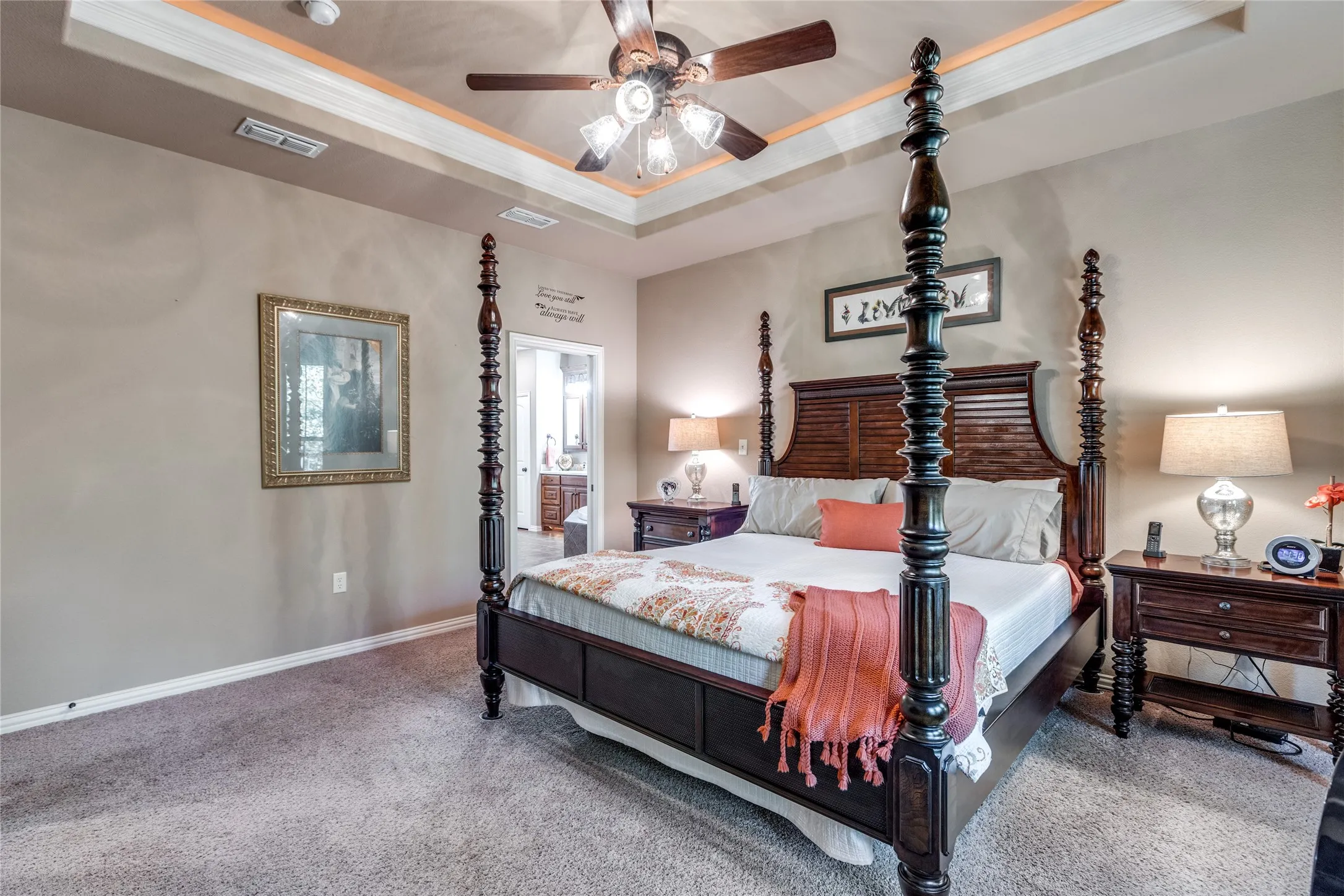 Single Family Residence For Sale in Grayson County , 159 Pronghorn Drive, Gordonville, Texas 76245, 4 Bedroom, 4 Bathroom, 3 Garage spaces, 2,930 Sqft, built in 2011, mls#21348141, Real Estate Agent in Gordonville, Homes For Sale in Grayson county, Homes For Sale in Gordonville, Realtor in Gordonville Texas, Real Estate Brokerage Independent Realty Texas, Luminita Cordes Realtor