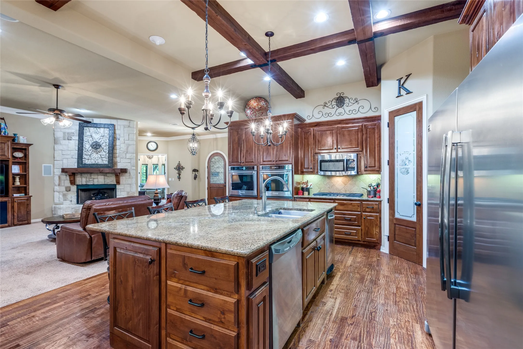 Single Family Residence For Sale in Grayson County , 159 Pronghorn Drive, Gordonville, Texas 76245, 4 Bedroom, 4 Bathroom, 3 Garage spaces, 2,930 Sqft, built in 2011, mls#21348141, Real Estate Agent in Gordonville, Homes For Sale in Grayson county, Homes For Sale in Gordonville, Realtor in Gordonville Texas, Real Estate Brokerage Independent Realty Texas, Luminita Cordes Realtor