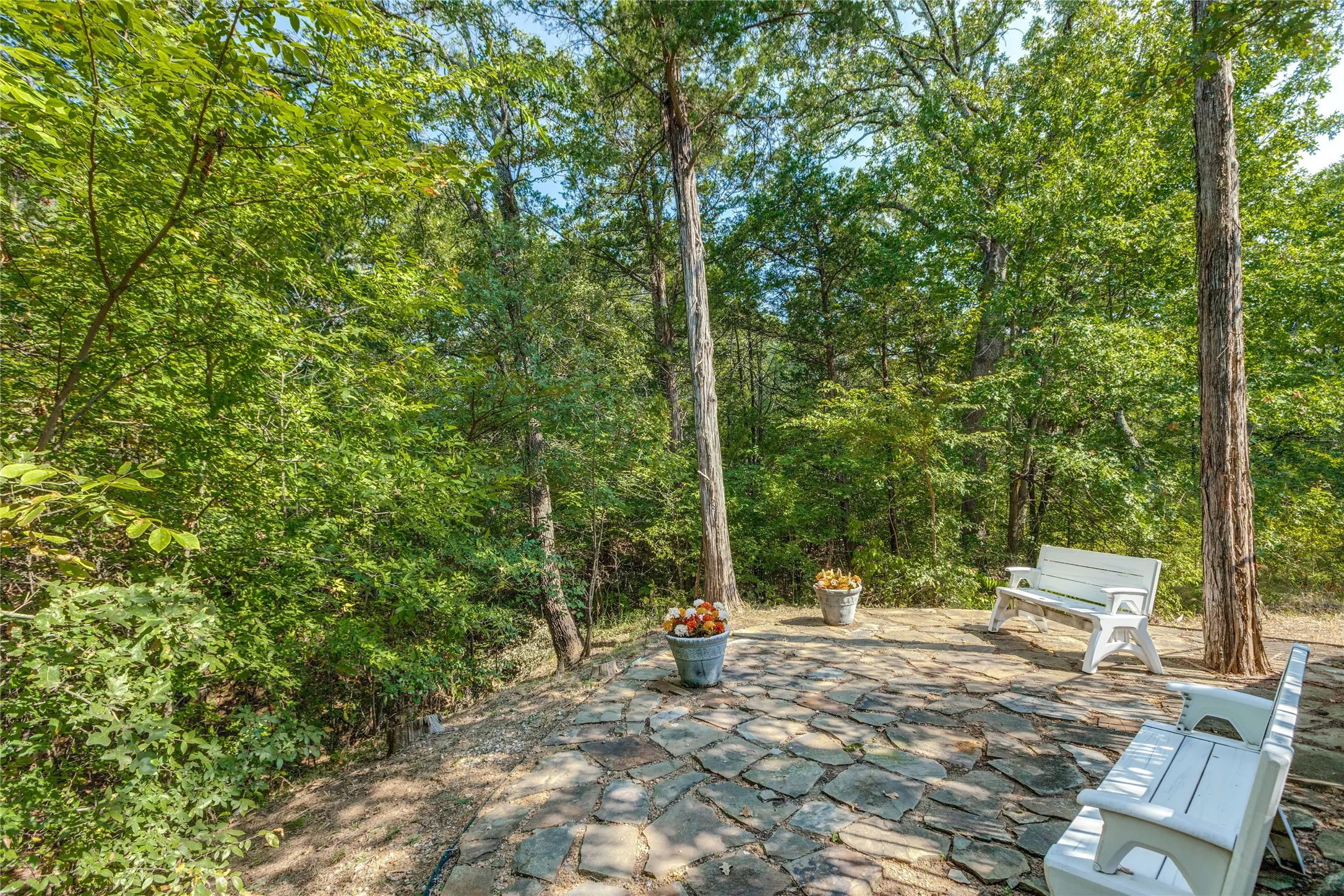 Single Family Residence For Sale in Grayson County , 159 Pronghorn Drive, Gordonville, Texas 76245, 4 Bedroom, 4 Bathroom, 3 Garage spaces, 2,930 Sqft, built in 2011, mls#21348141, Real Estate Agent in Gordonville, Homes For Sale in Grayson county, Homes For Sale in Gordonville, Realtor in Gordonville Texas, Real Estate Brokerage Independent Realty Texas, Luminita Cordes Realtor