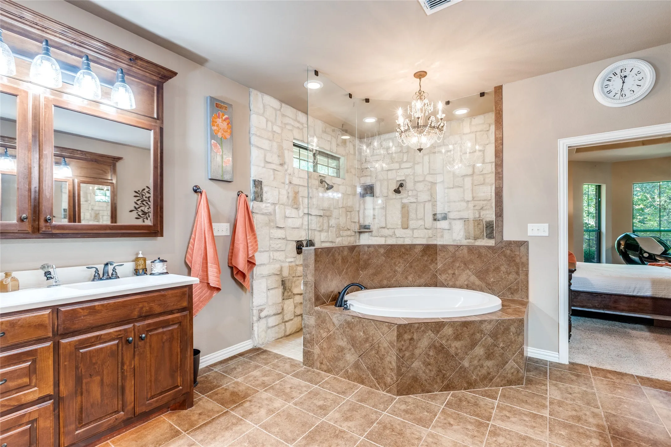 Single Family Residence For Sale in Grayson County , 159 Pronghorn Drive, Gordonville, Texas 76245, 4 Bedroom, 4 Bathroom, 3 Garage spaces, 2,930 Sqft, built in 2011, mls#21348141, Real Estate Agent in Gordonville, Homes For Sale in Grayson county, Homes For Sale in Gordonville, Realtor in Gordonville Texas, Real Estate Brokerage Independent Realty Texas, Luminita Cordes Realtor