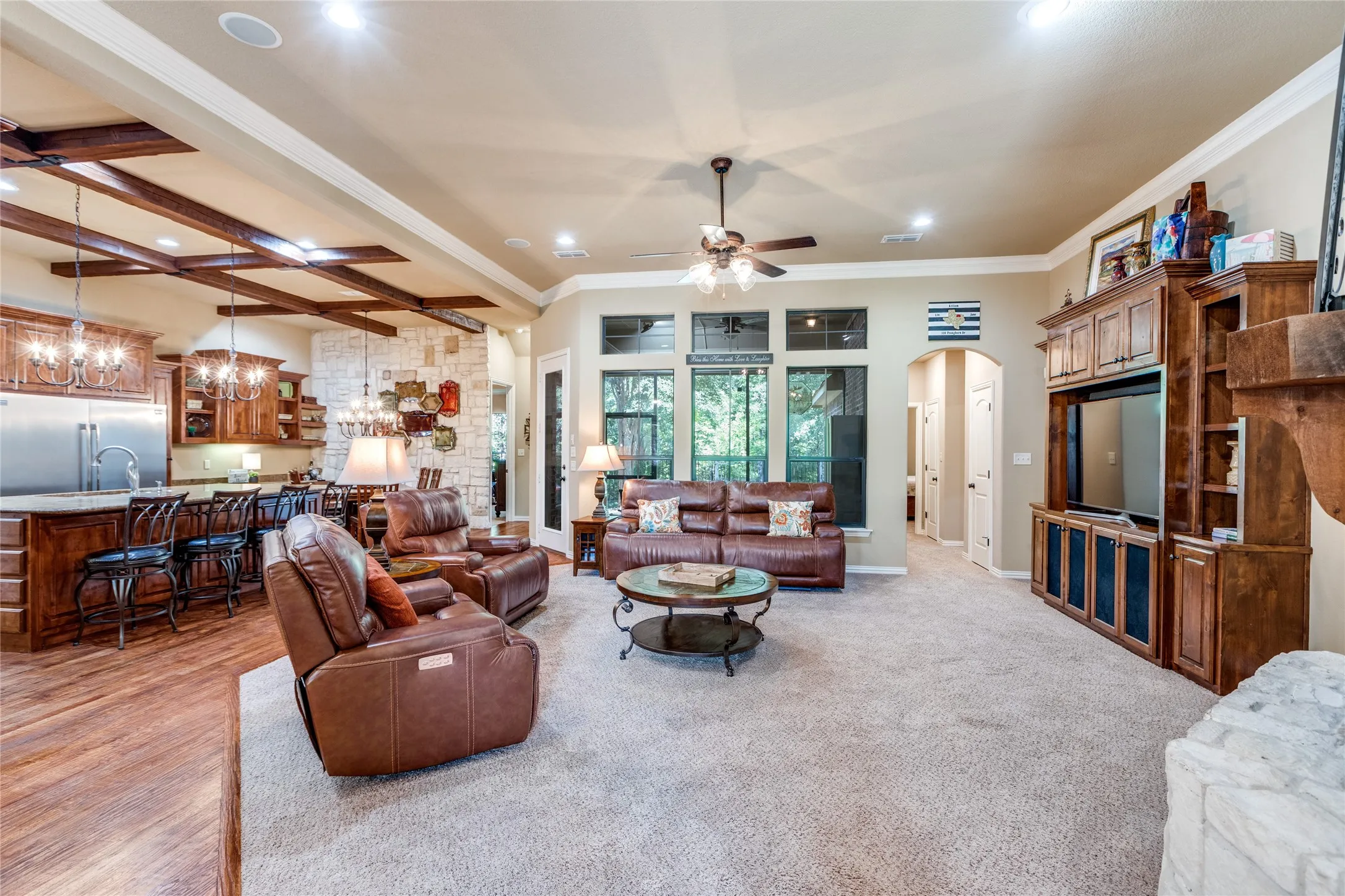 Single Family Residence For Sale in Grayson County , 159 Pronghorn Drive, Gordonville, Texas 76245, 4 Bedroom, 4 Bathroom, 3 Garage spaces, 2,930 Sqft, built in 2011, mls#21348141, Real Estate Agent in Gordonville, Homes For Sale in Grayson county, Homes For Sale in Gordonville, Realtor in Gordonville Texas, Real Estate Brokerage Independent Realty Texas, Luminita Cordes Realtor