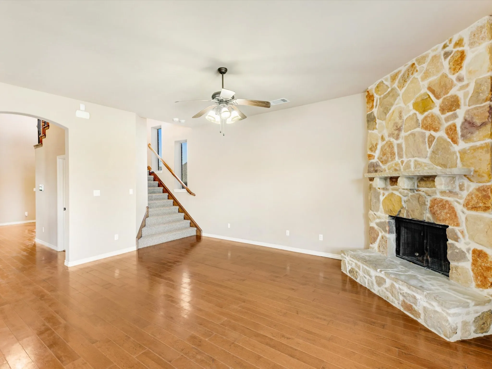 Single Family Residence For Sale in Johnson County , 1208 Catherine Lane, Burleson, Texas 76028, 3 Bedroom, 3 Bathroom, 3 Garage spaces, 3,434 Sqft, built in 2008, Price $399,000, mls#21348143, Real Estate Agent in Burleson, Homes For Sale in Johnson county, Homes For Sale in Burleson, Realtor in Burleson Texas, Real Estate Brokerage Independent Realty Texas, Luminita Cordes Realtor