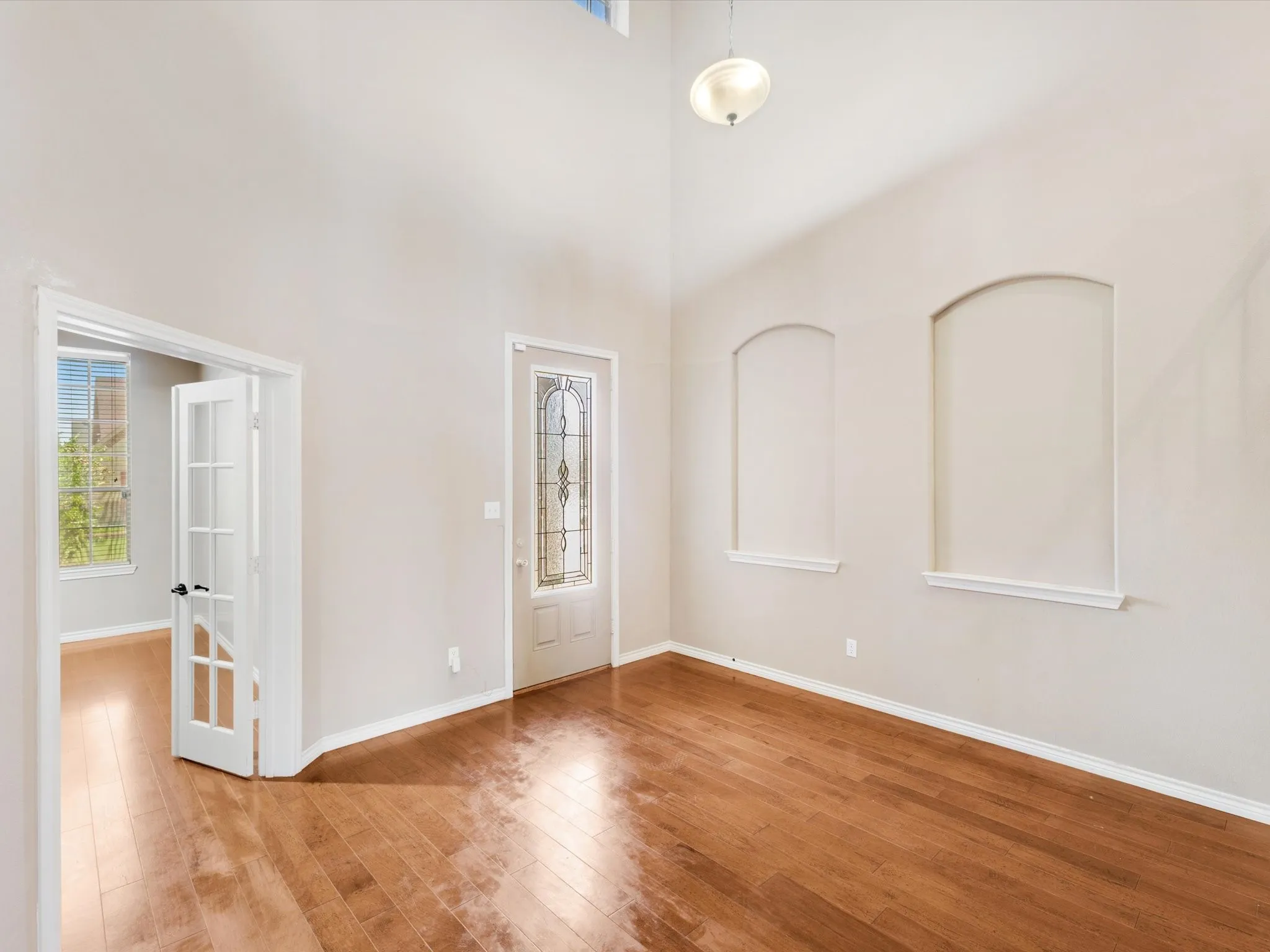 Single Family Residence For Sale in Johnson County , 1208 Catherine Lane, Burleson, Texas 76028, 3 Bedroom, 3 Bathroom, 3 Garage spaces, 3,434 Sqft, built in 2008, Price $399,000, mls#21348143, Real Estate Agent in Burleson, Homes For Sale in Johnson county, Homes For Sale in Burleson, Realtor in Burleson Texas, Real Estate Brokerage Independent Realty Texas, Luminita Cordes Realtor