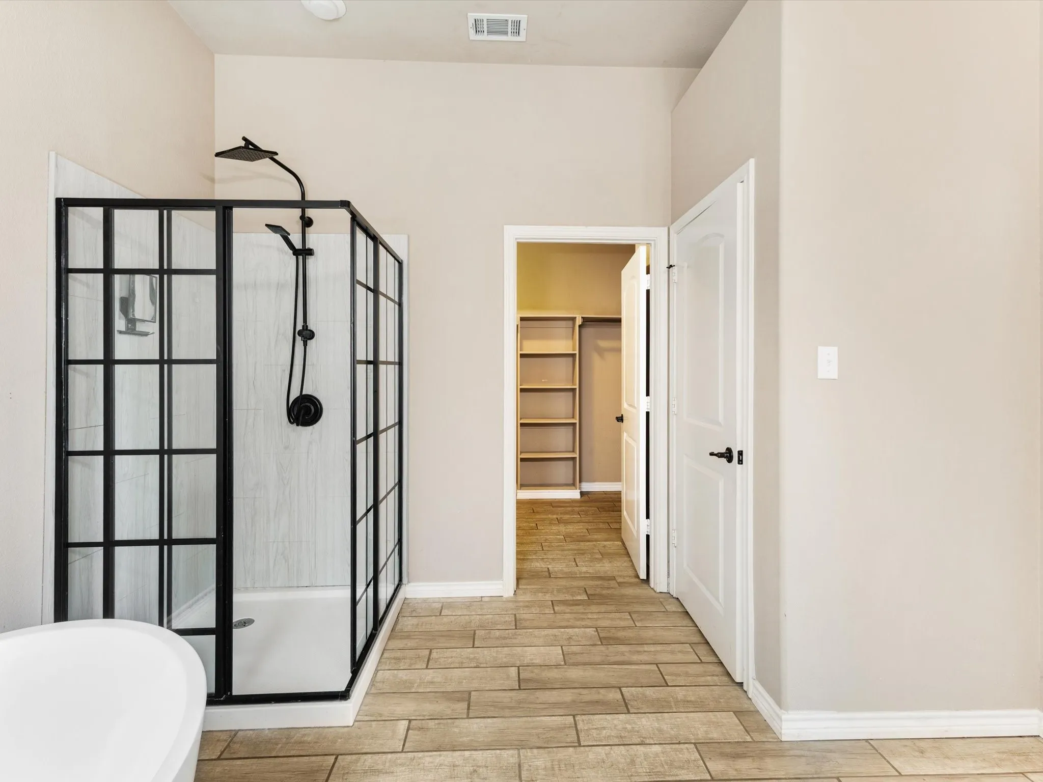 Single Family Residence For Sale in Johnson County , 1208 Catherine Lane, Burleson, Texas 76028, 3 Bedroom, 3 Bathroom, 3 Garage spaces, 3,434 Sqft, built in 2008, Price $399,000, mls#21348143, Real Estate Agent in Burleson, Homes For Sale in Johnson county, Homes For Sale in Burleson, Realtor in Burleson Texas, Real Estate Brokerage Independent Realty Texas, Luminita Cordes Realtor