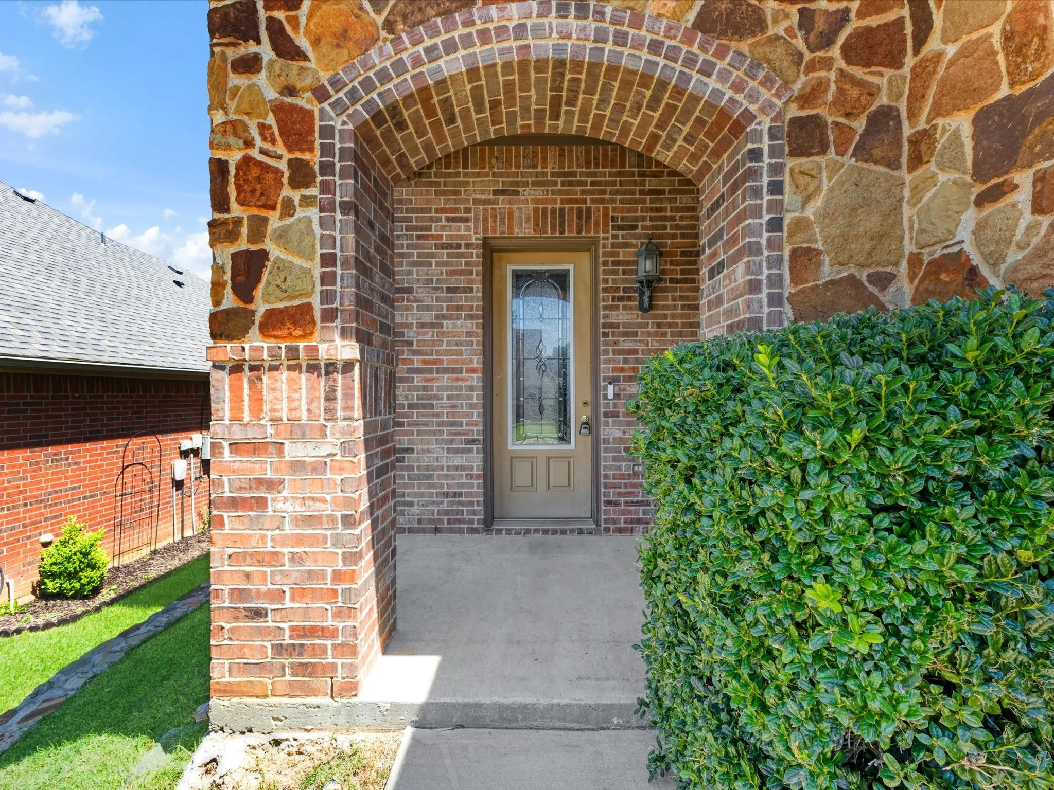 Single Family Residence For Sale in Johnson County , 1208 Catherine Lane, Burleson, Texas 76028, 3 Bedroom, 3 Bathroom, 3 Garage spaces, 3,434 Sqft, built in 2008, Price $399,000, mls#21348143, Real Estate Agent in Burleson, Homes For Sale in Johnson county, Homes For Sale in Burleson, Realtor in Burleson Texas, Real Estate Brokerage Independent Realty Texas, Luminita Cordes Realtor