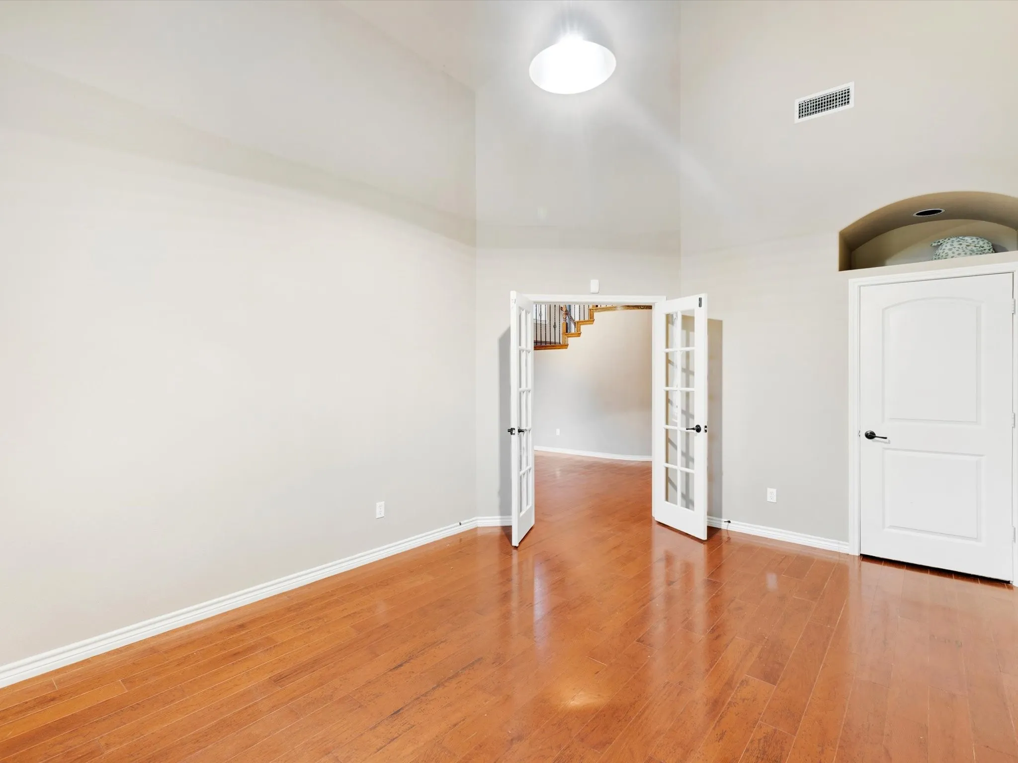Single Family Residence For Sale in Johnson County , 1208 Catherine Lane, Burleson, Texas 76028, 3 Bedroom, 3 Bathroom, 3 Garage spaces, 3,434 Sqft, built in 2008, Price $399,000, mls#21348143, Real Estate Agent in Burleson, Homes For Sale in Johnson county, Homes For Sale in Burleson, Realtor in Burleson Texas, Real Estate Brokerage Independent Realty Texas, Luminita Cordes Realtor