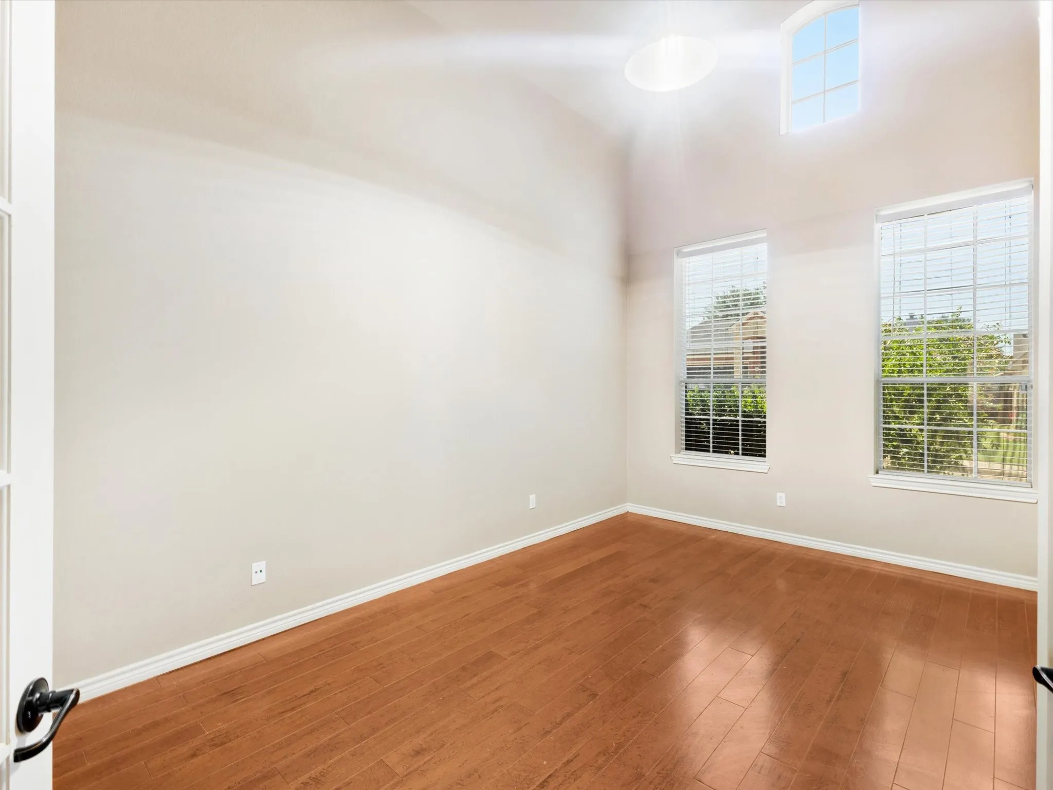 Single Family Residence For Sale in Johnson County , 1208 Catherine Lane, Burleson, Texas 76028, 3 Bedroom, 3 Bathroom, 3 Garage spaces, 3,434 Sqft, built in 2008, Price $399,000, mls#21348143, Real Estate Agent in Burleson, Homes For Sale in Johnson county, Homes For Sale in Burleson, Realtor in Burleson Texas, Real Estate Brokerage Independent Realty Texas, Luminita Cordes Realtor