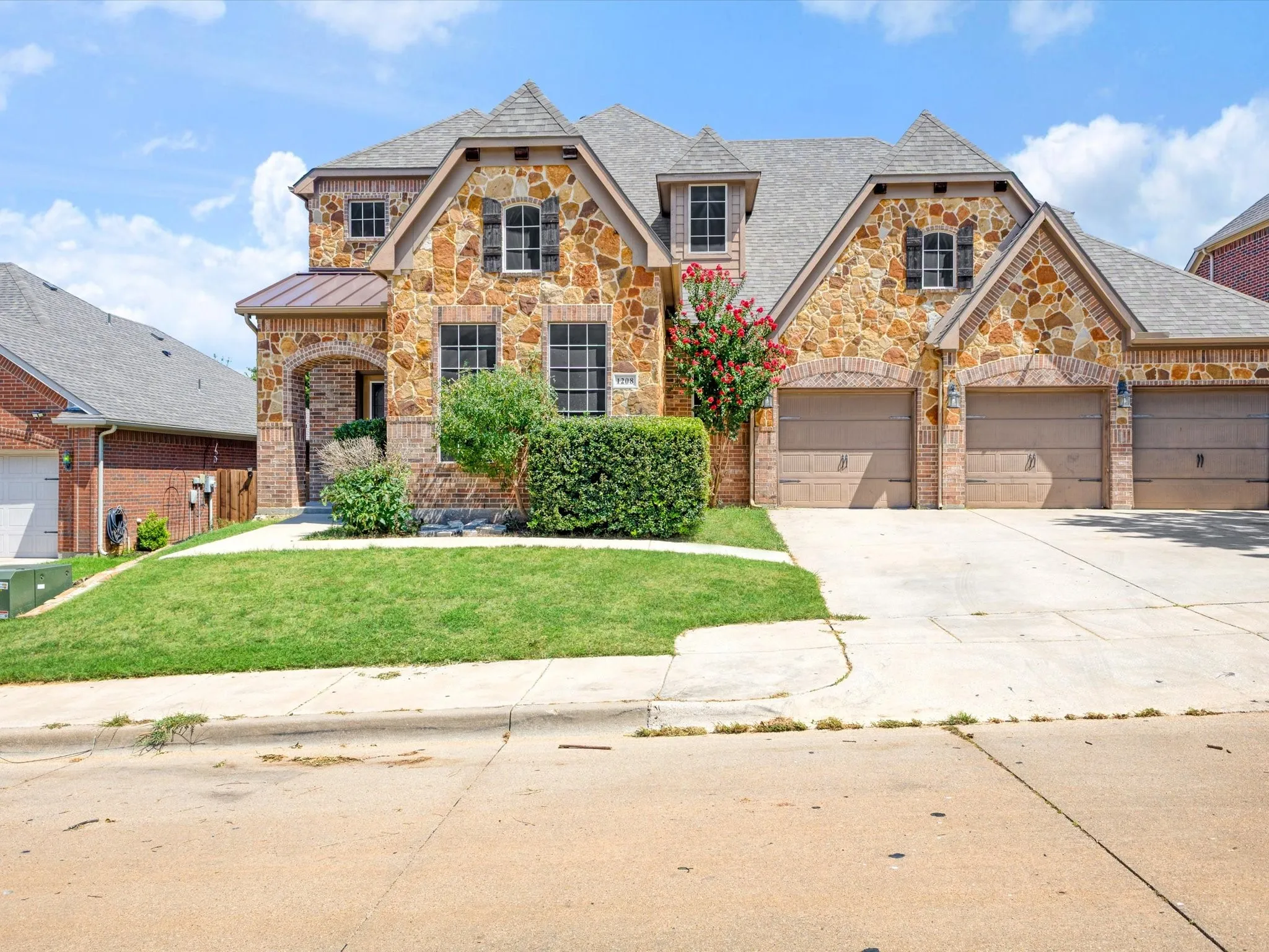Single Family Residence For Sale in Johnson County , 1208 Catherine Lane, Burleson, Texas 76028, 3 Bedroom, 3 Bathroom, 3 Garage spaces, 3,434 Sqft, built in 2008, Price $399,000, mls#21348143, Real Estate Agent in Burleson, Homes For Sale in Johnson county, Homes For Sale in Burleson, Realtor in Burleson Texas, Real Estate Brokerage Independent Realty Texas, Luminita Cordes Realtor