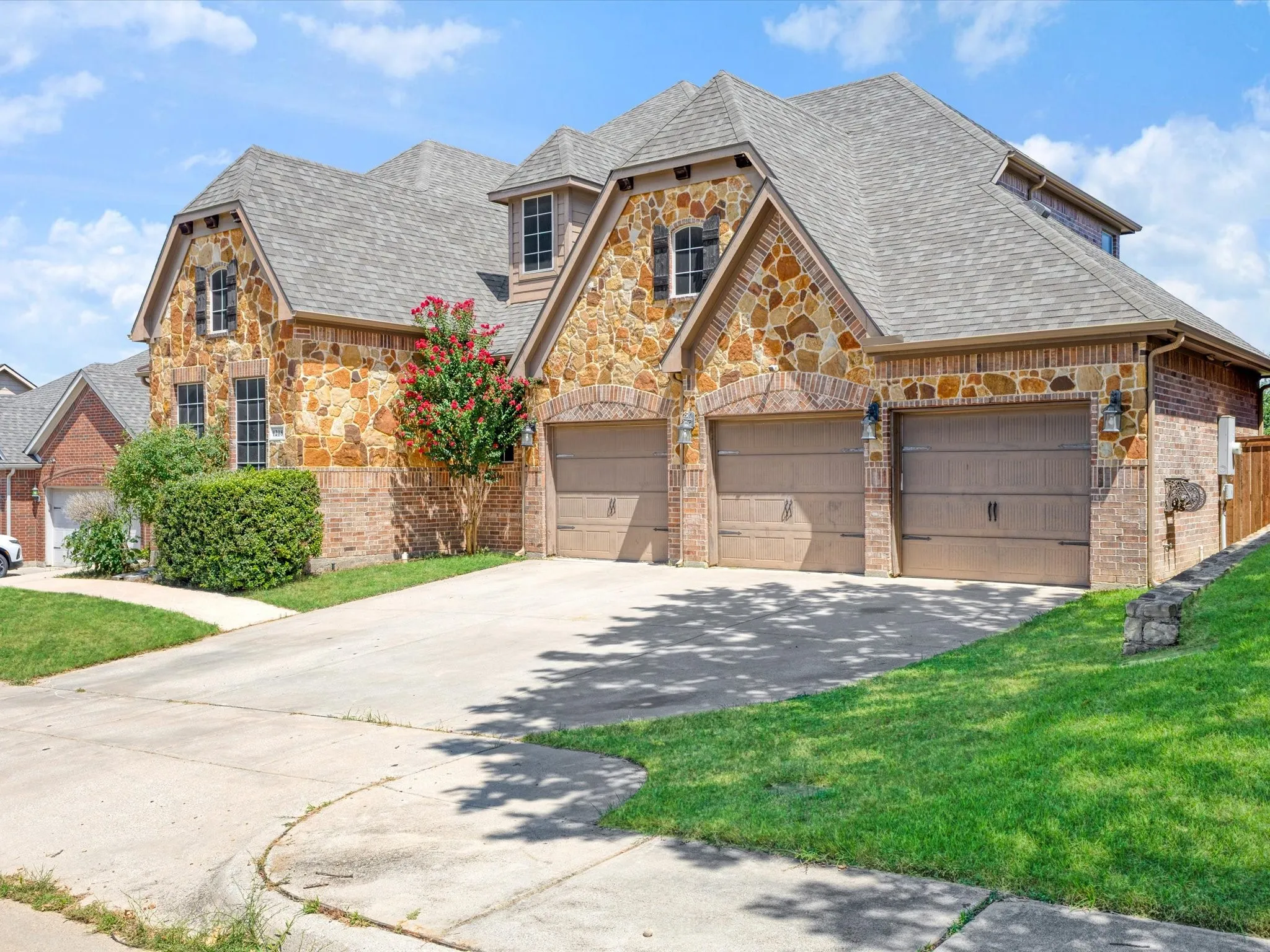 Single Family Residence For Sale in Johnson County , 1208 Catherine Lane, Burleson, Texas 76028, 3 Bedroom, 3 Bathroom, 3 Garage spaces, 3,434 Sqft, built in 2008, Price $399,000, mls#21348143, Real Estate Agent in Burleson, Homes For Sale in Johnson county, Homes For Sale in Burleson, Realtor in Burleson Texas, Real Estate Brokerage Independent Realty Texas, Luminita Cordes Realtor