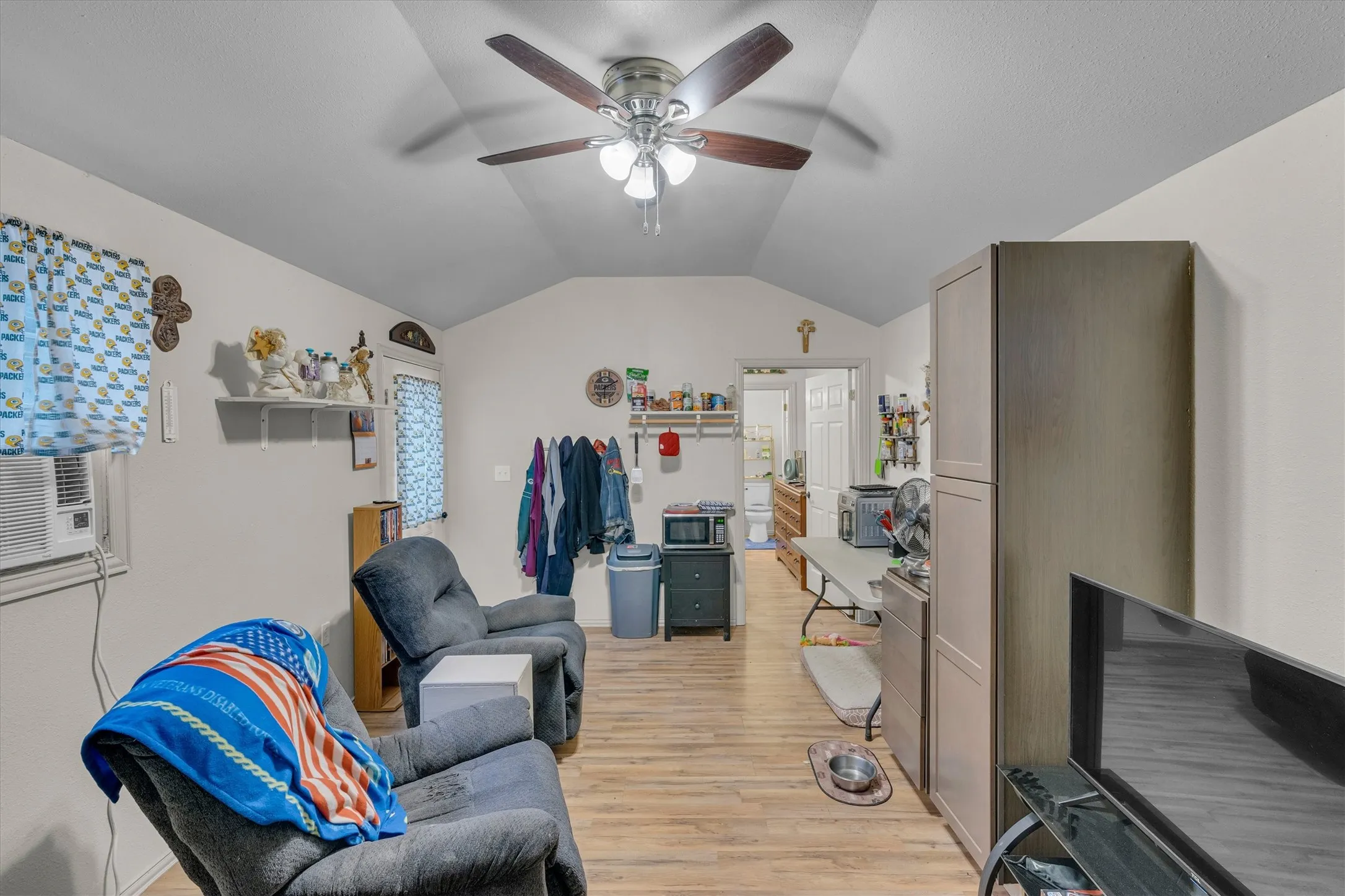 Single Family Residence For Sale in Hill County , 226 Waupoo Trail, Whitney, Texas 76692, 1 Bedroom, 1 Bathroom, Garage spaces, 384 Sqft, built in 2021, Price $150,000, mls#21344960, Real Estate Agent in Whitney, Homes For Sale in Hill county, Homes For Sale in Whitney, Realtor in Whitney Texas, Real Estate Brokerage Independent Realty Texas, Luminita Cordes Realtor
