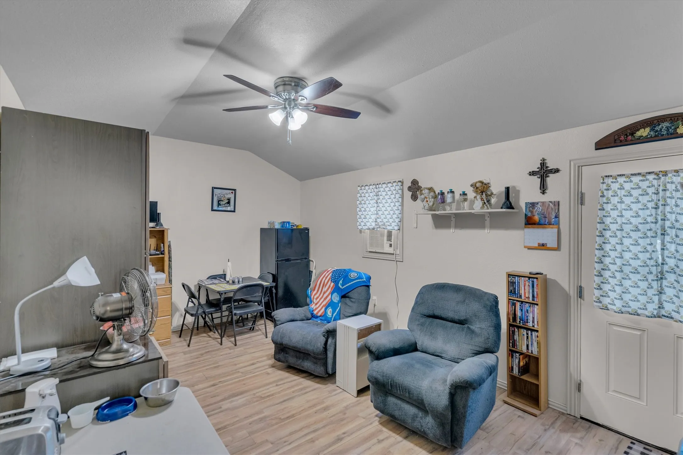 Single Family Residence For Sale in Hill County , 226 Waupoo Trail, Whitney, Texas 76692, 1 Bedroom, 1 Bathroom, Garage spaces, 384 Sqft, built in 2021, Price $150,000, mls#21344960, Real Estate Agent in Whitney, Homes For Sale in Hill county, Homes For Sale in Whitney, Realtor in Whitney Texas, Real Estate Brokerage Independent Realty Texas, Luminita Cordes Realtor