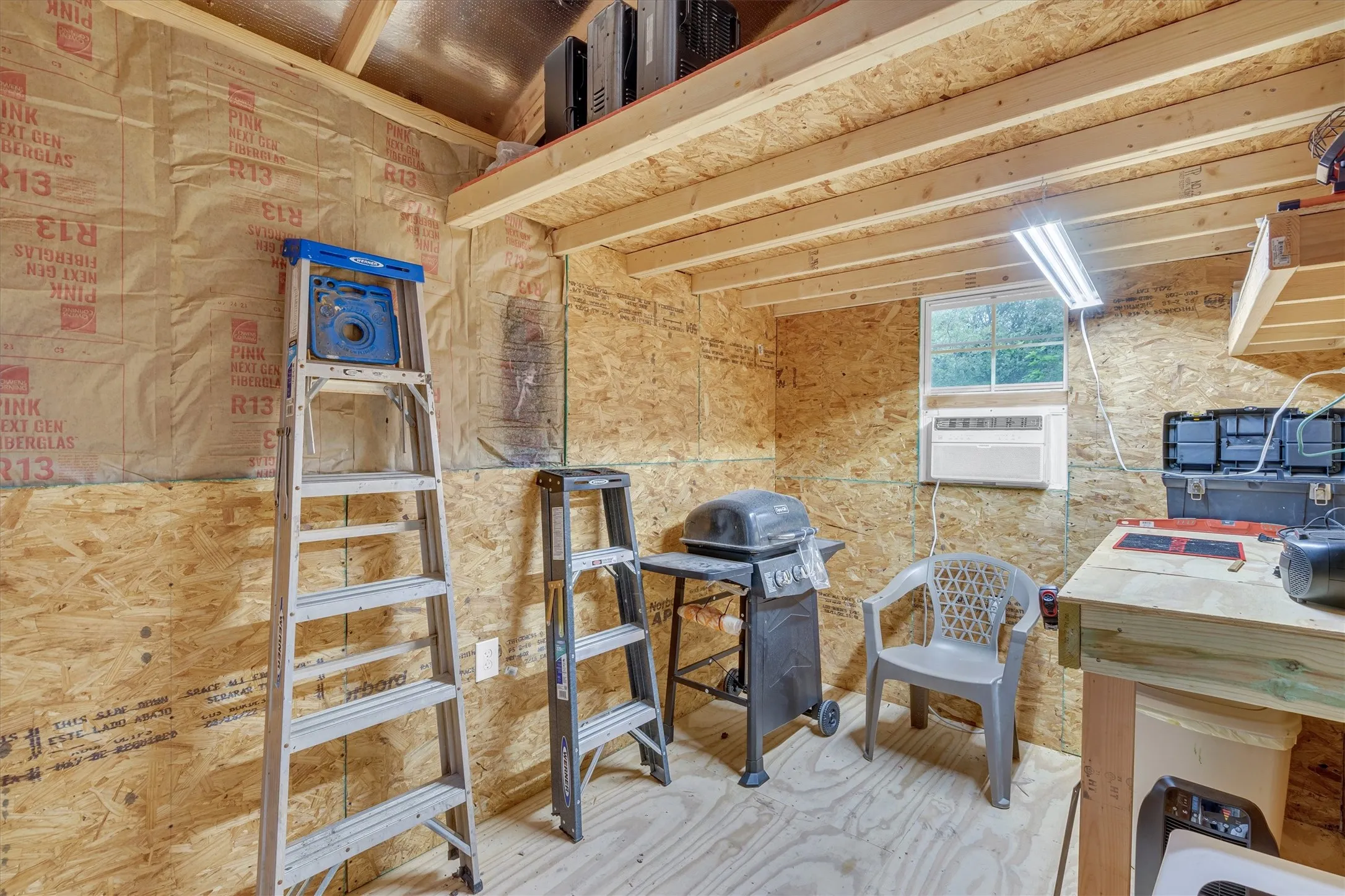 Single Family Residence For Sale in Hill County , 226 Waupoo Trail, Whitney, Texas 76692, 1 Bedroom, 1 Bathroom, Garage spaces, 384 Sqft, built in 2021, Price $150,000, mls#21344960, Real Estate Agent in Whitney, Homes For Sale in Hill county, Homes For Sale in Whitney, Realtor in Whitney Texas, Real Estate Brokerage Independent Realty Texas, Luminita Cordes Realtor