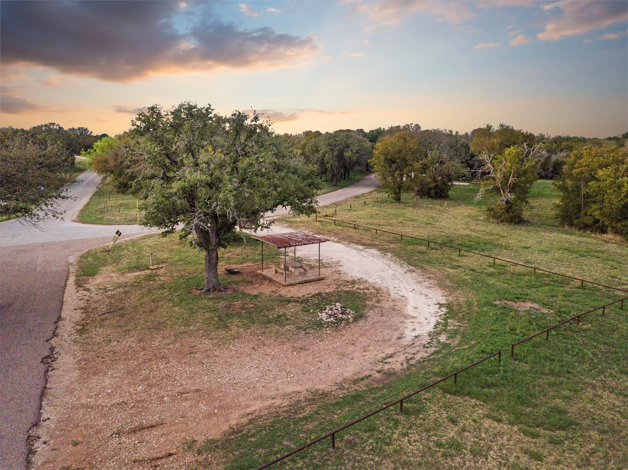 Single Family Residence For Sale in Hill County , 226 Waupoo Trail, Whitney, Texas 76692, 1 Bedroom, 1 Bathroom, Garage spaces, 384 Sqft, built in 2021, Price $150,000, mls#21344960, Real Estate Agent in Whitney, Homes For Sale in Hill county, Homes For Sale in Whitney, Realtor in Whitney Texas, Real Estate Brokerage Independent Realty Texas, Luminita Cordes Realtor