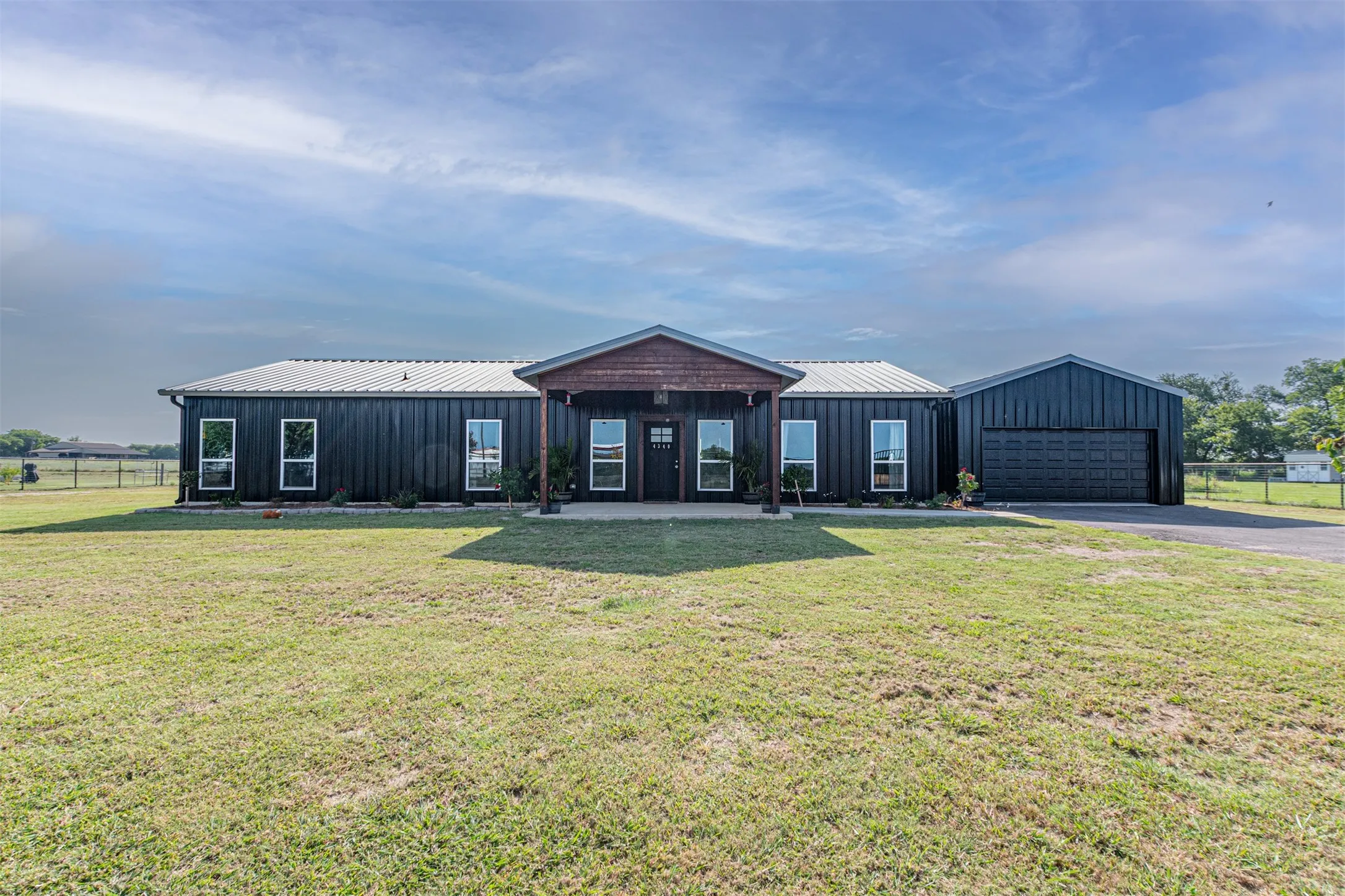 Single Family Residence For Sale in Hunt County , 4340 Fm 1563, Wolfe City, Texas 75496, 4 Bedroom, 2 Bathroom, 2 Garage spaces, 1,890 Sqft, built in 2023, mls#21347791, Real Estate Agent in Wolfe City, Homes For Sale in Hunt county, Homes For Sale in Wolfe City, Realtor in Wolfe City Texas, Real Estate Brokerage Independent Realty Texas, Luminita Cordes Realtor
