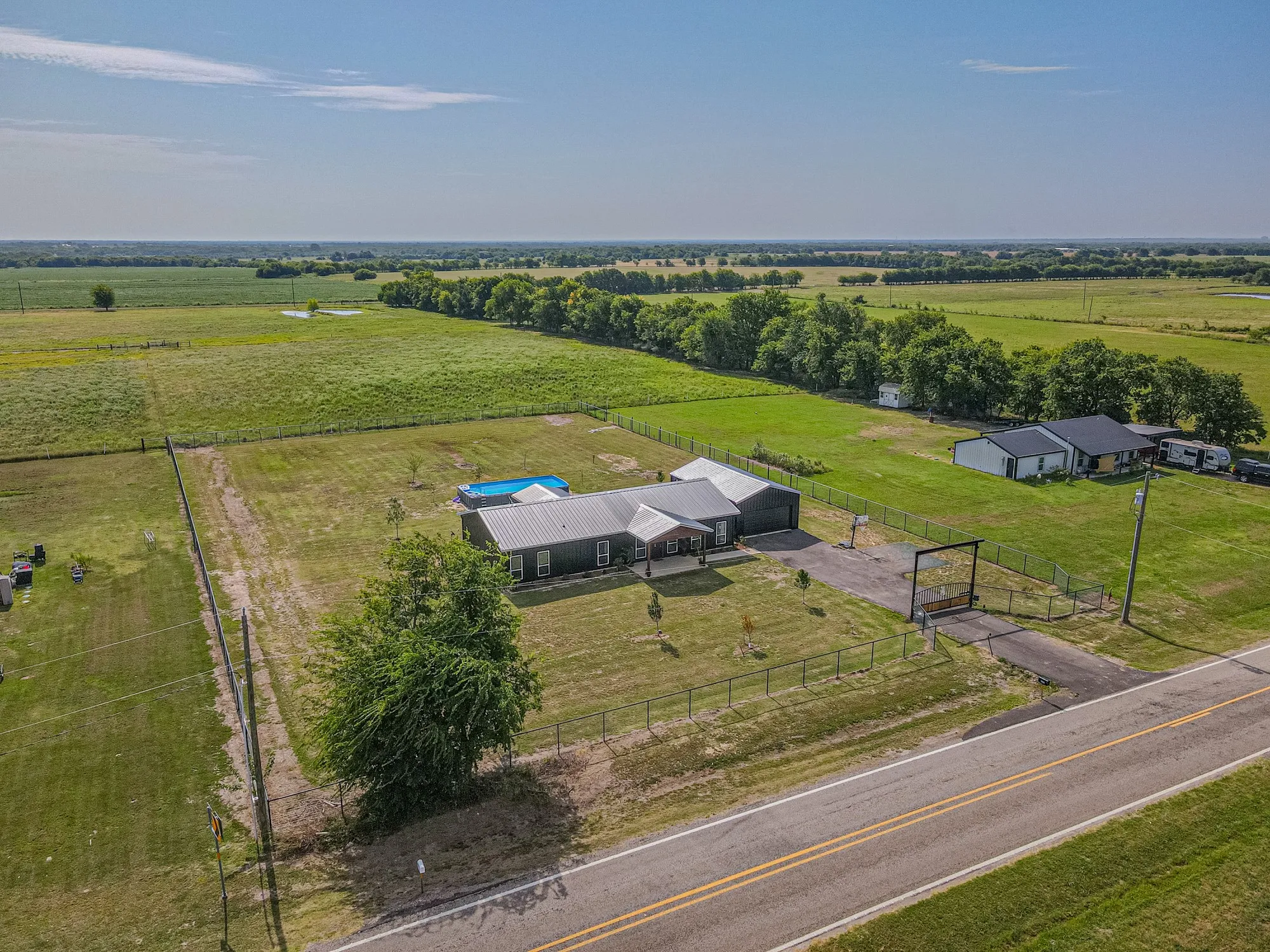 Single Family Residence For Sale in Hunt County , 4340 Fm 1563, Wolfe City, Texas 75496, 4 Bedroom, 2 Bathroom, 2 Garage spaces, 1,890 Sqft, built in 2023, mls#21347791, Real Estate Agent in Wolfe City, Homes For Sale in Hunt county, Homes For Sale in Wolfe City, Realtor in Wolfe City Texas, Real Estate Brokerage Independent Realty Texas, Luminita Cordes Realtor