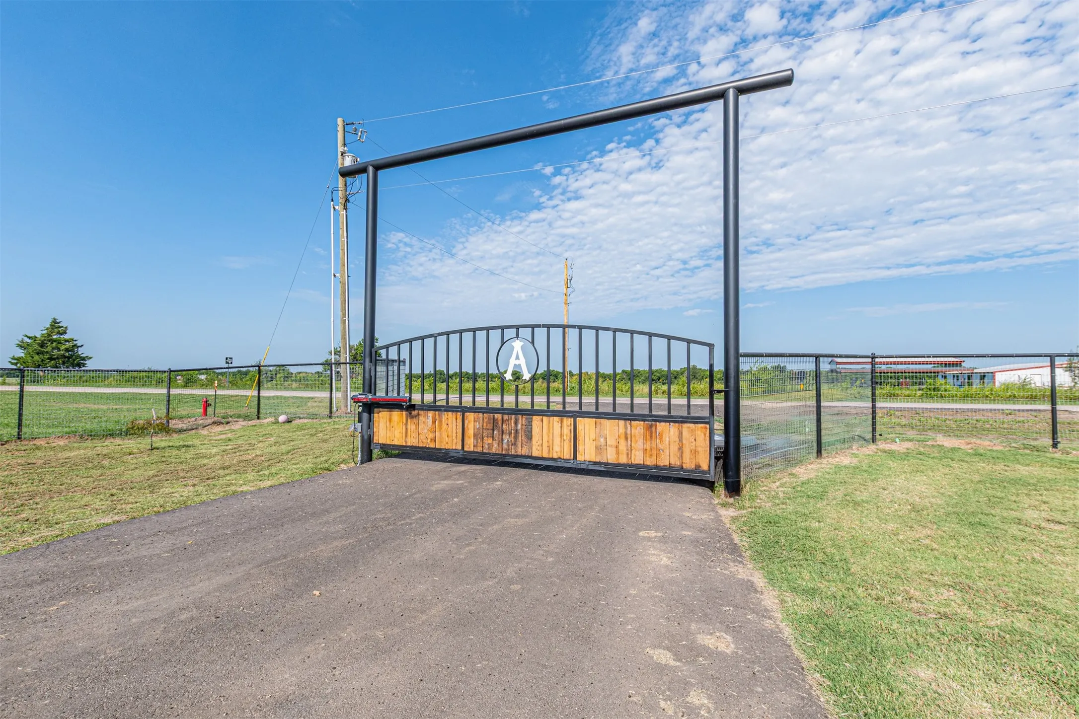 Single Family Residence For Sale in Hunt County , 4340 Fm 1563, Wolfe City, Texas 75496, 4 Bedroom, 2 Bathroom, 2 Garage spaces, 1,890 Sqft, built in 2023, mls#21347791, Real Estate Agent in Wolfe City, Homes For Sale in Hunt county, Homes For Sale in Wolfe City, Realtor in Wolfe City Texas, Real Estate Brokerage Independent Realty Texas, Luminita Cordes Realtor