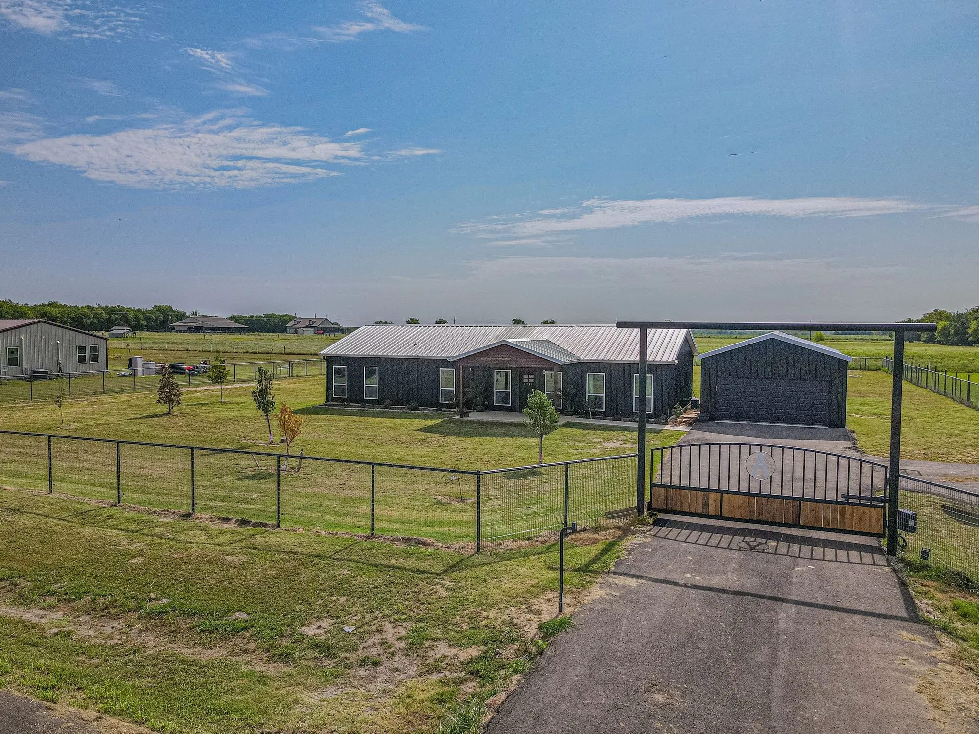 Single Family Residence For Sale in Hunt County , 4340 Fm 1563, Wolfe City, Texas 75496, 4 Bedroom, 2 Bathroom, 2 Garage spaces, 1,890 Sqft, built in 2023, mls#21347791, Real Estate Agent in Wolfe City, Homes For Sale in Hunt county, Homes For Sale in Wolfe City, Realtor in Wolfe City Texas, Real Estate Brokerage Independent Realty Texas, Luminita Cordes Realtor