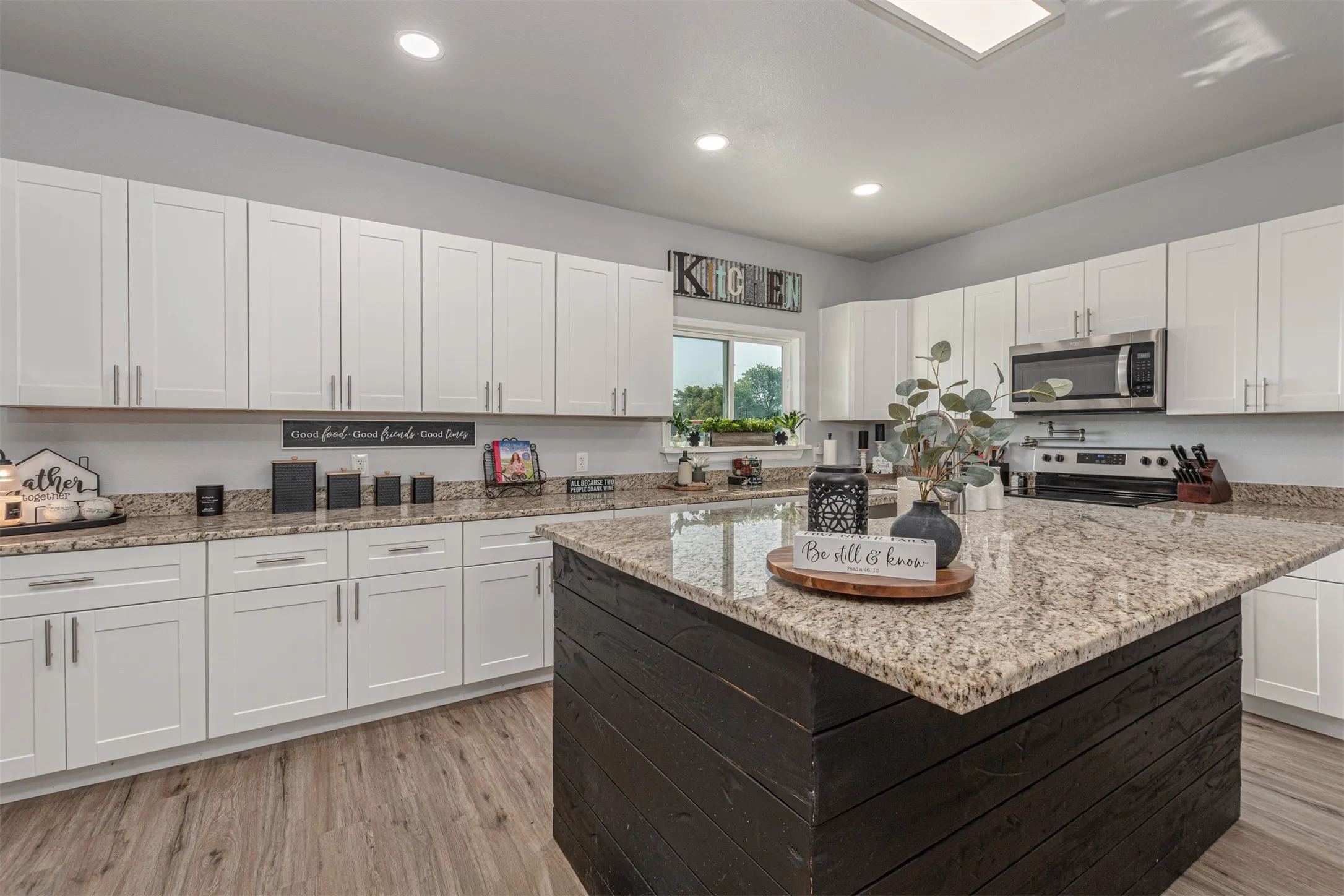 Single Family Residence For Sale in Hunt County , 4340 Fm 1563, Wolfe City, Texas 75496, 4 Bedroom, 2 Bathroom, 2 Garage spaces, 1,890 Sqft, built in 2023, mls#21347791, Real Estate Agent in Wolfe City, Homes For Sale in Hunt county, Homes For Sale in Wolfe City, Realtor in Wolfe City Texas, Real Estate Brokerage Independent Realty Texas, Luminita Cordes Realtor