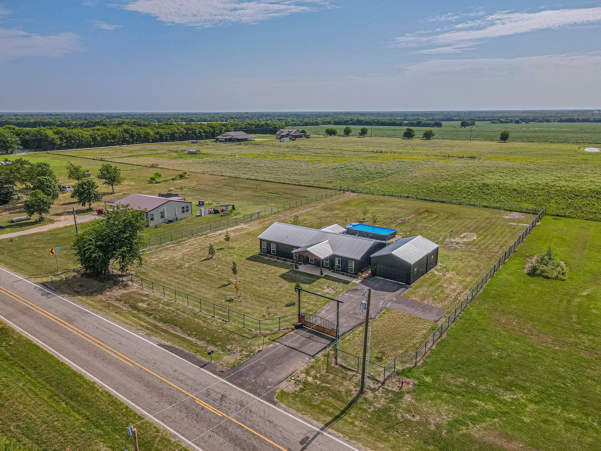 Single Family Residence For Sale in Hunt County , 4340 Fm 1563, Wolfe City, Texas 75496, 4 Bedroom, 2 Bathroom, 2 Garage spaces, 1,890 Sqft, built in 2023, mls#21347791, Real Estate Agent in Wolfe City, Homes For Sale in Hunt county, Homes For Sale in Wolfe City, Realtor in Wolfe City Texas, Real Estate Brokerage Independent Realty Texas, Luminita Cordes Realtor