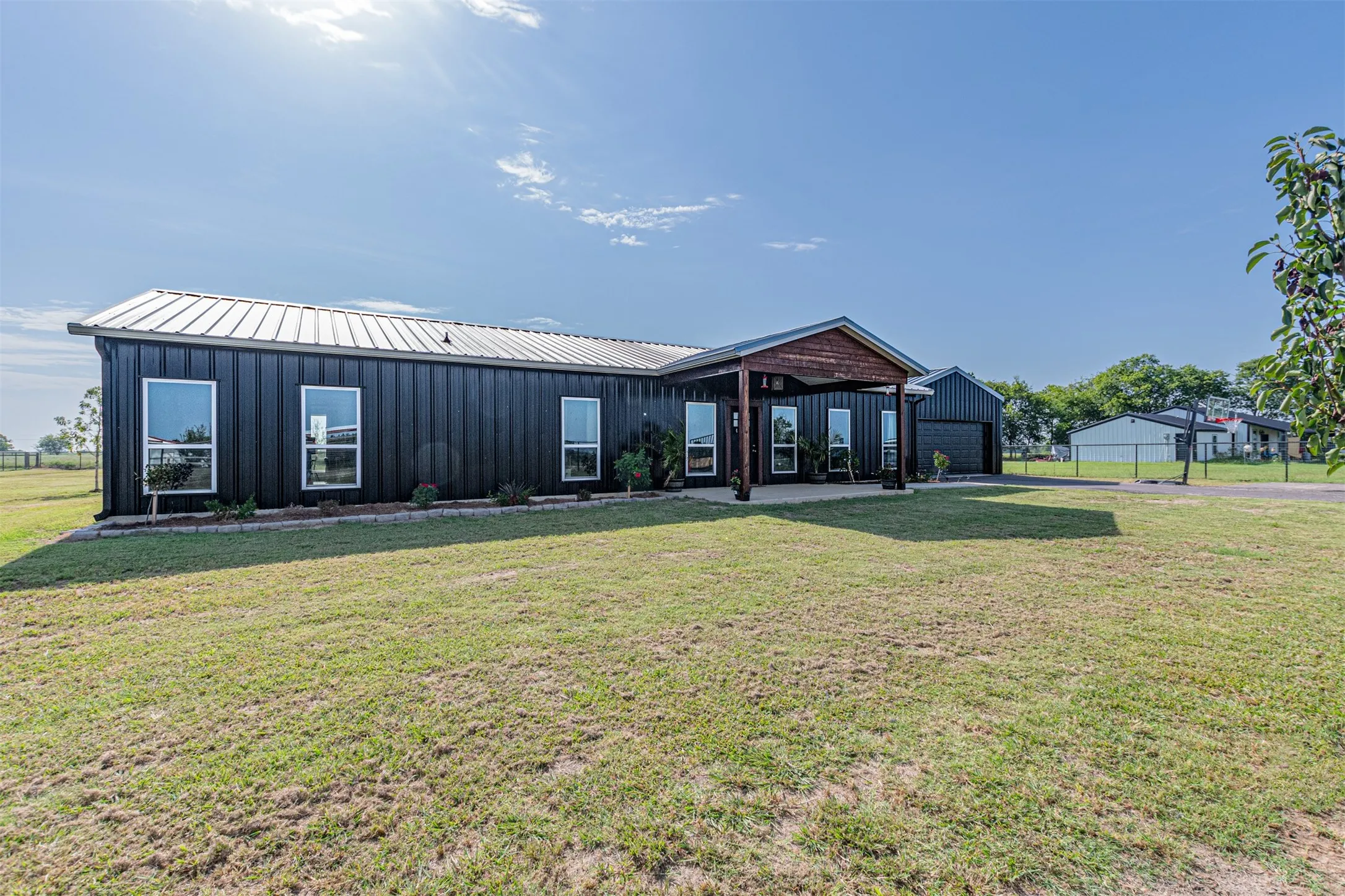 Single Family Residence For Sale in Hunt County , 4340 Fm 1563, Wolfe City, Texas 75496, 4 Bedroom, 2 Bathroom, 2 Garage spaces, 1,890 Sqft, built in 2023, mls#21347791, Real Estate Agent in Wolfe City, Homes For Sale in Hunt county, Homes For Sale in Wolfe City, Realtor in Wolfe City Texas, Real Estate Brokerage Independent Realty Texas, Luminita Cordes Realtor