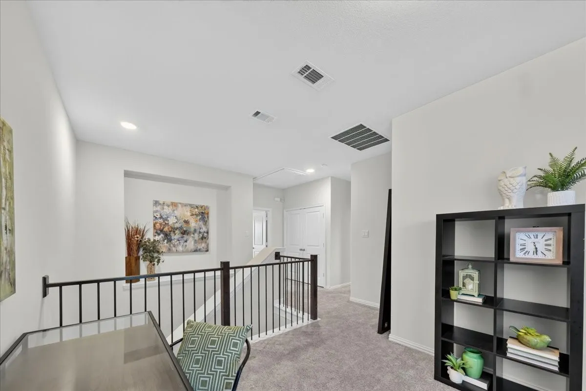 Townhouse For Sale in Tarrant County , 1221 Birds Fort Trail, Arlington, Texas 76005, 3 Bedroom, 3 Bathroom, 2 Garage spaces, 2,018 Sqft, built in 2018, mls#21320428, Real Estate Agent in Arlington, Homes For Sale in Tarrant county, Homes For Sale in Arlington, Realtor in Arlington Texas, Real Estate Brokerage Independent Realty Texas, Luminita Cordes Realtor