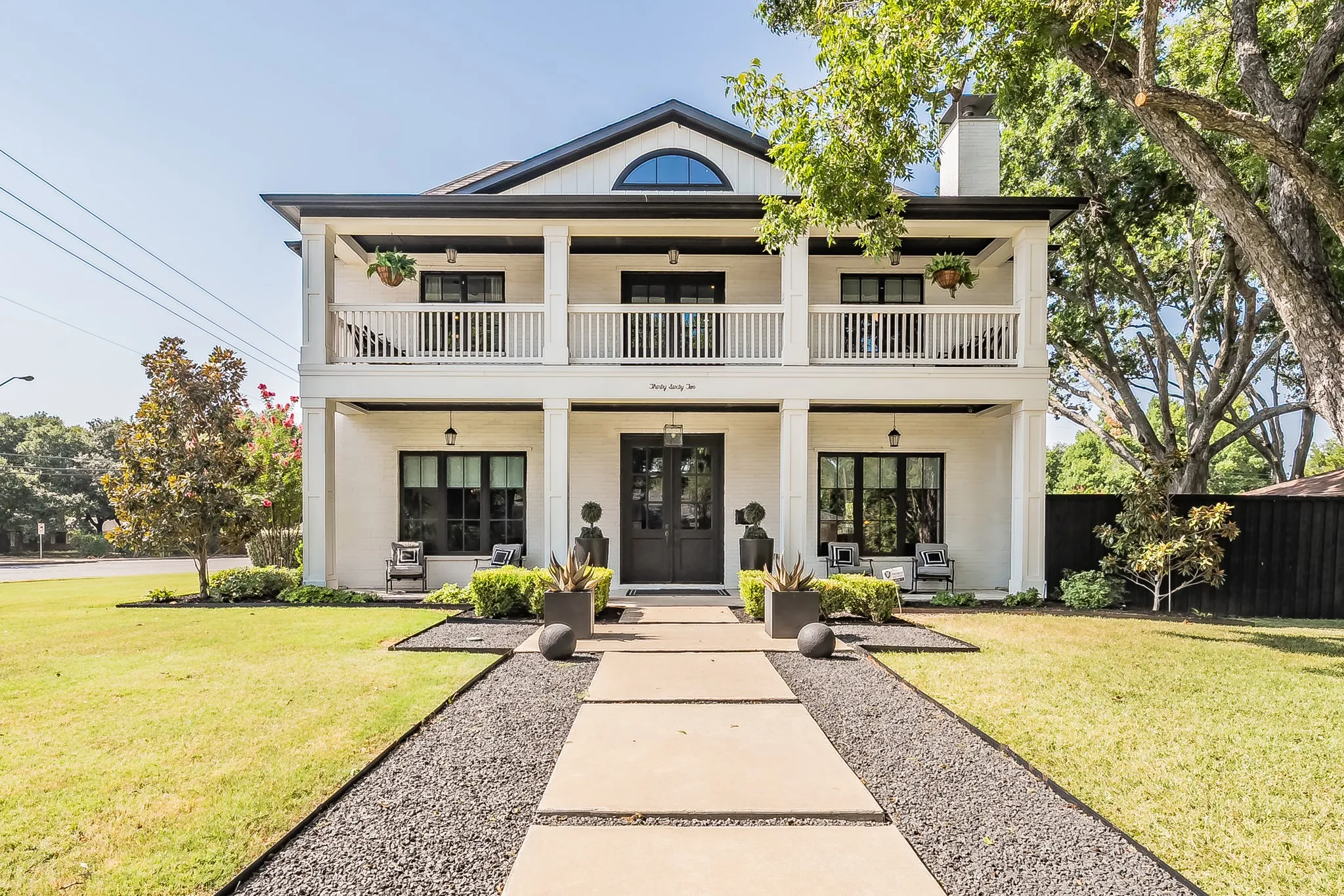 Single Family Residence For Sale in Dallas County , 3062 Primrose Lane, Farmers Branch, Texas 75234, 4 Bedroom, 4 Bathroom, 2 Garage spaces, 3,222 Sqft, built in 2019, mls#21348137, Real Estate Agent in Farmers Branch, Homes For Sale in Dallas county, Homes For Sale in Farmers Branch, Realtor in Farmers Branch Texas, Real Estate Brokerage Independent Realty Texas, Luminita Cordes Realtor