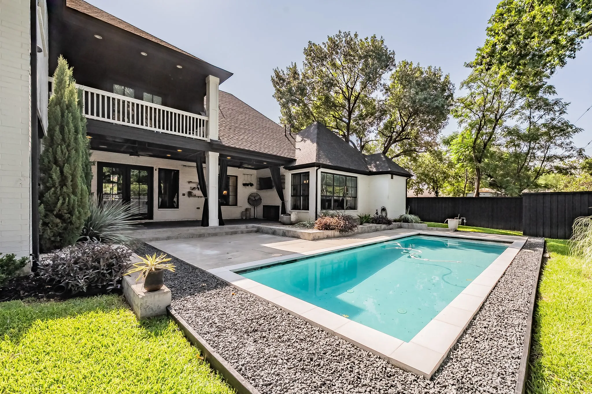 Single Family Residence For Sale in Dallas County , 3062 Primrose Lane, Farmers Branch, Texas 75234, 4 Bedroom, 4 Bathroom, 2 Garage spaces, 3,222 Sqft, built in 2019, mls#21348137, Real Estate Agent in Farmers Branch, Homes For Sale in Dallas county, Homes For Sale in Farmers Branch, Realtor in Farmers Branch Texas, Real Estate Brokerage Independent Realty Texas, Luminita Cordes Realtor
