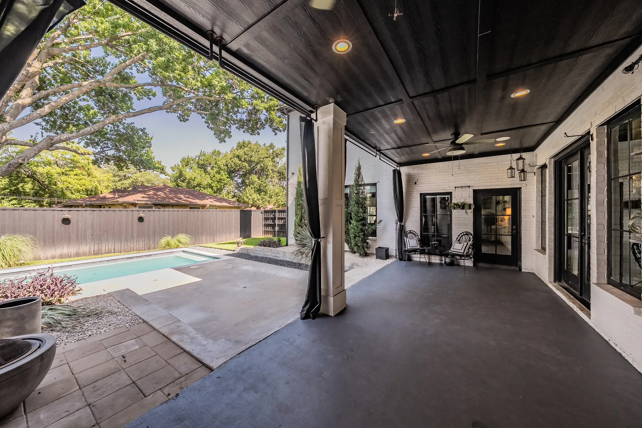 Single Family Residence For Sale in Dallas County , 3062 Primrose Lane, Farmers Branch, Texas 75234, 4 Bedroom, 4 Bathroom, 2 Garage spaces, 3,222 Sqft, built in 2019, mls#21348137, Real Estate Agent in Farmers Branch, Homes For Sale in Dallas county, Homes For Sale in Farmers Branch, Realtor in Farmers Branch Texas, Real Estate Brokerage Independent Realty Texas, Luminita Cordes Realtor