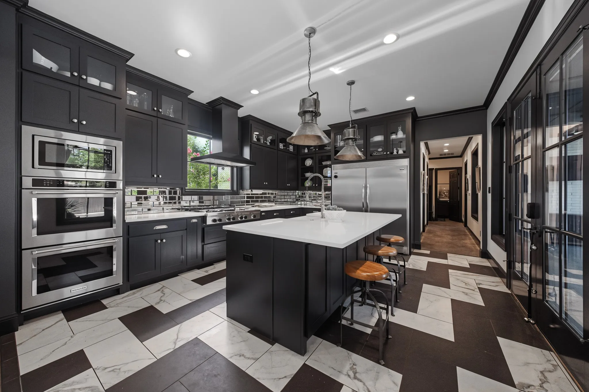 Single Family Residence For Sale in Dallas County , 3062 Primrose Lane, Farmers Branch, Texas 75234, 4 Bedroom, 4 Bathroom, 2 Garage spaces, 3,222 Sqft, built in 2019, mls#21348137, Real Estate Agent in Farmers Branch, Homes For Sale in Dallas county, Homes For Sale in Farmers Branch, Realtor in Farmers Branch Texas, Real Estate Brokerage Independent Realty Texas, Luminita Cordes Realtor