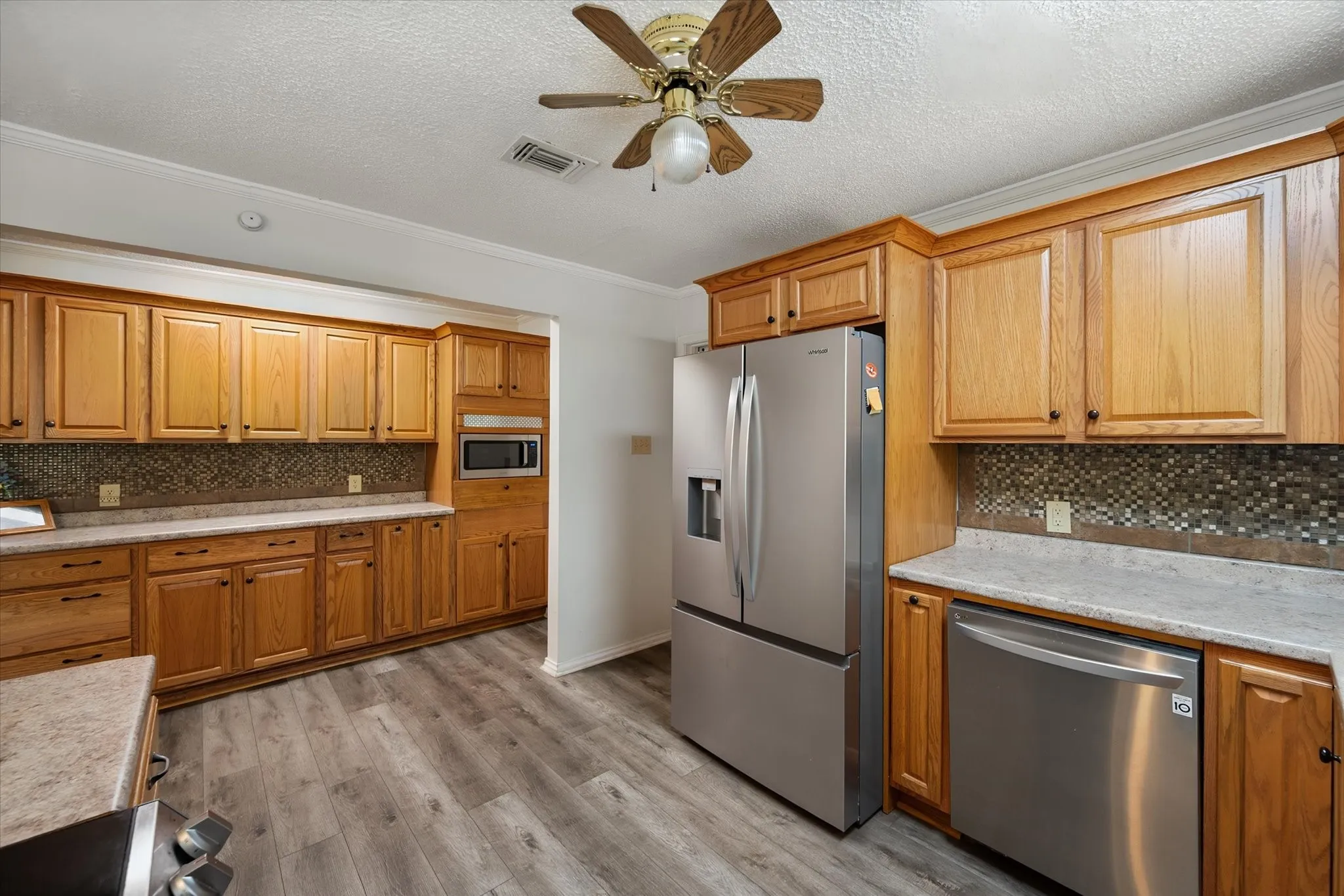 Single Family Residence For Sale in Johnson County , 902 Greenbriar Drive, Joshua, Texas 76058, 3 Bedroom, 2 Bathroom, 3 Garage spaces, 2,152 Sqft, built in 1973, mls#21345500, Real Estate Agent in Joshua, Homes For Sale in Johnson county, Homes For Sale in Joshua, Realtor in Joshua Texas, Real Estate Brokerage Independent Realty Texas, Luminita Cordes Realtor