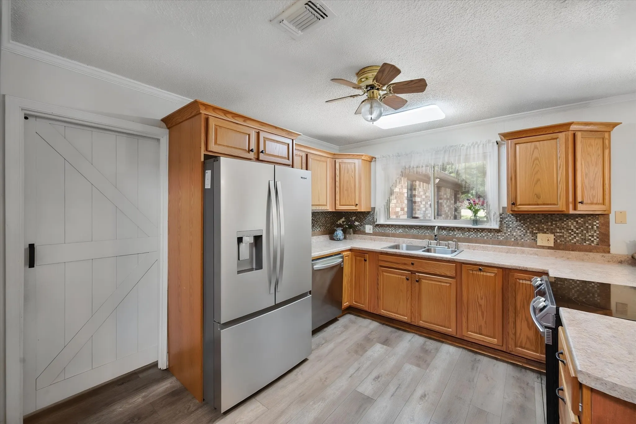 Single Family Residence For Sale in Johnson County , 902 Greenbriar Drive, Joshua, Texas 76058, 3 Bedroom, 2 Bathroom, 3 Garage spaces, 2,152 Sqft, built in 1973, mls#21345500, Real Estate Agent in Joshua, Homes For Sale in Johnson county, Homes For Sale in Joshua, Realtor in Joshua Texas, Real Estate Brokerage Independent Realty Texas, Luminita Cordes Realtor